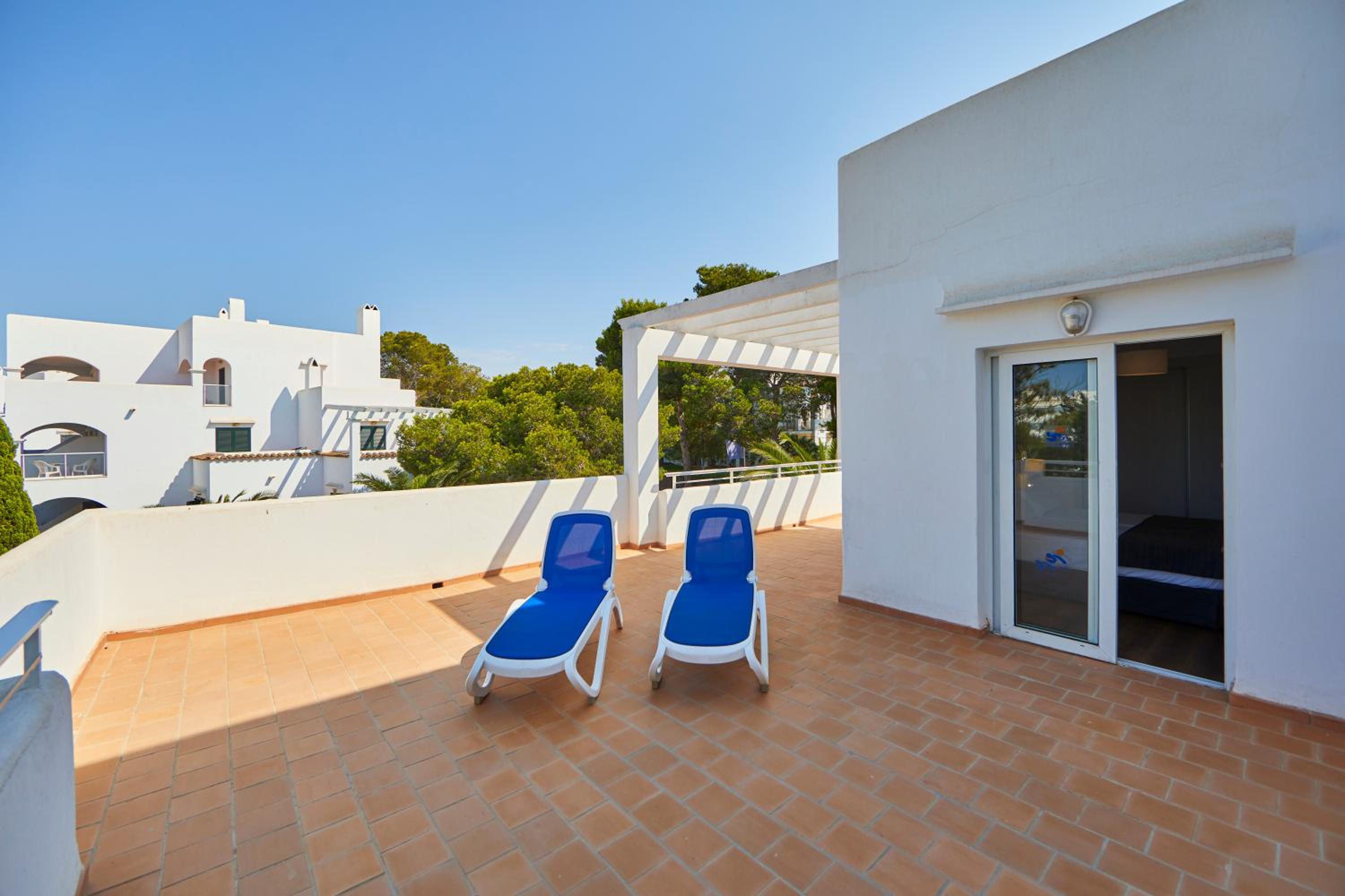 Large Terrace Apartment photo 2