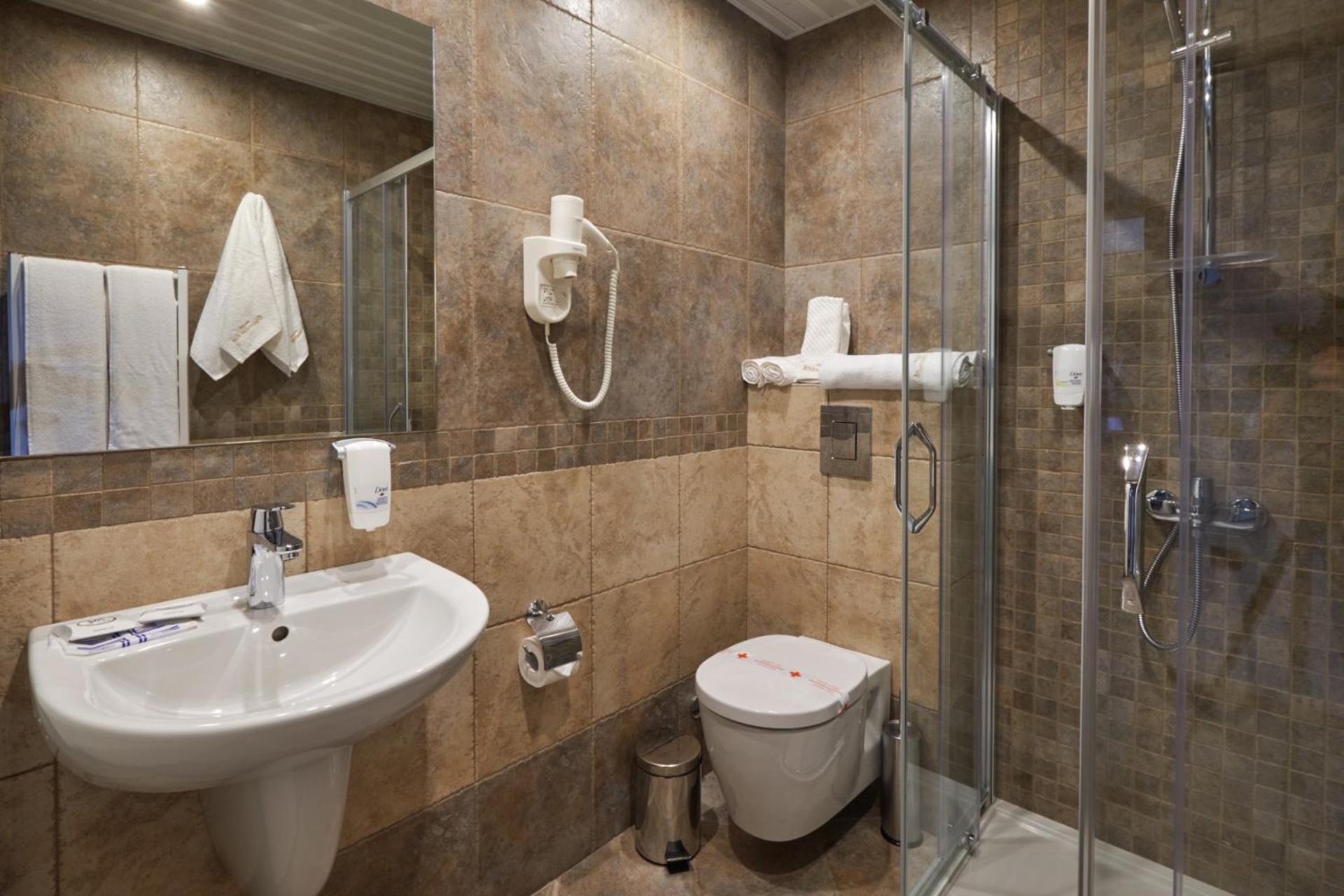 Apartment with Terrace - Photo 4