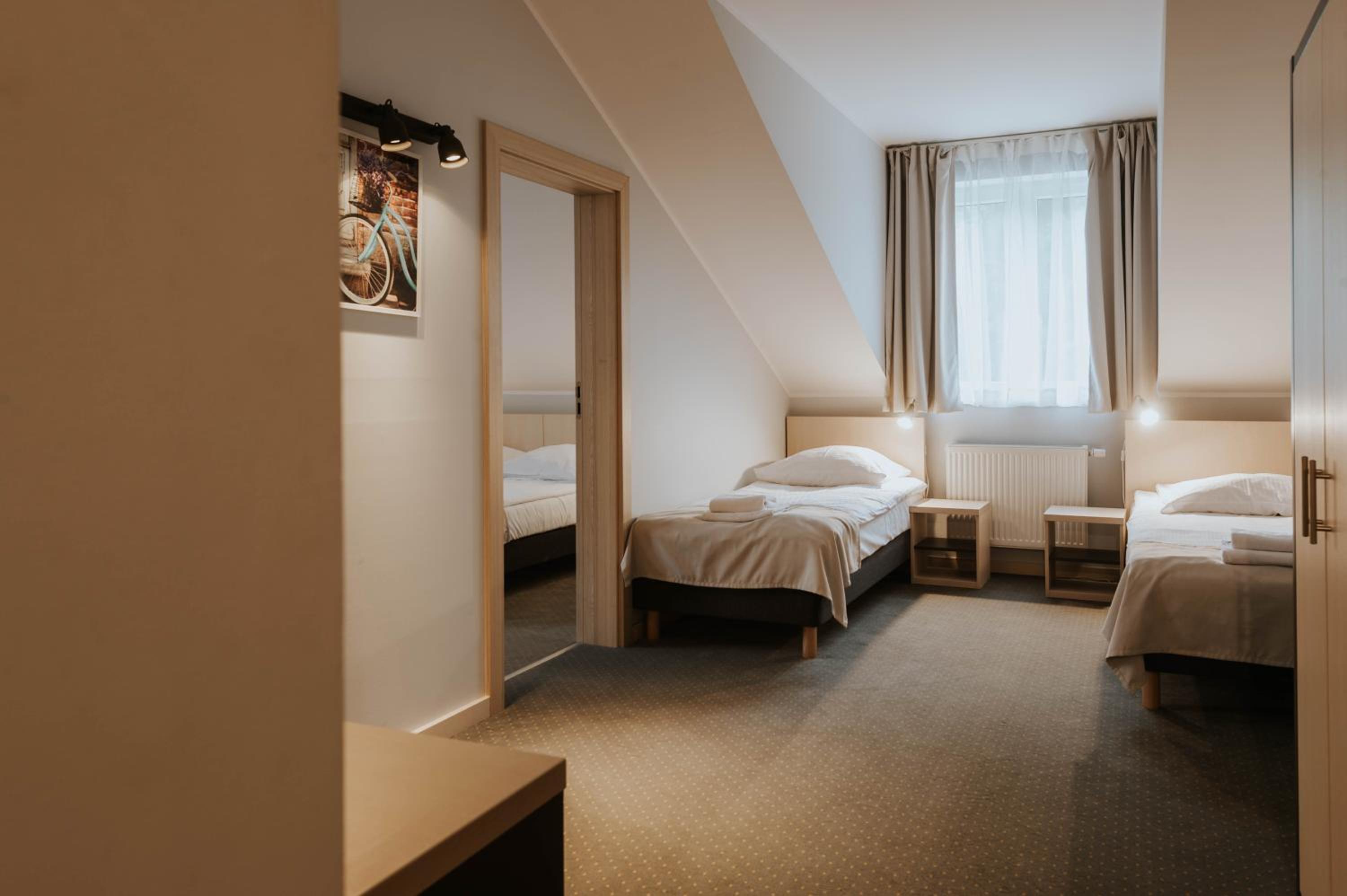Quadruple Room - Photo 7