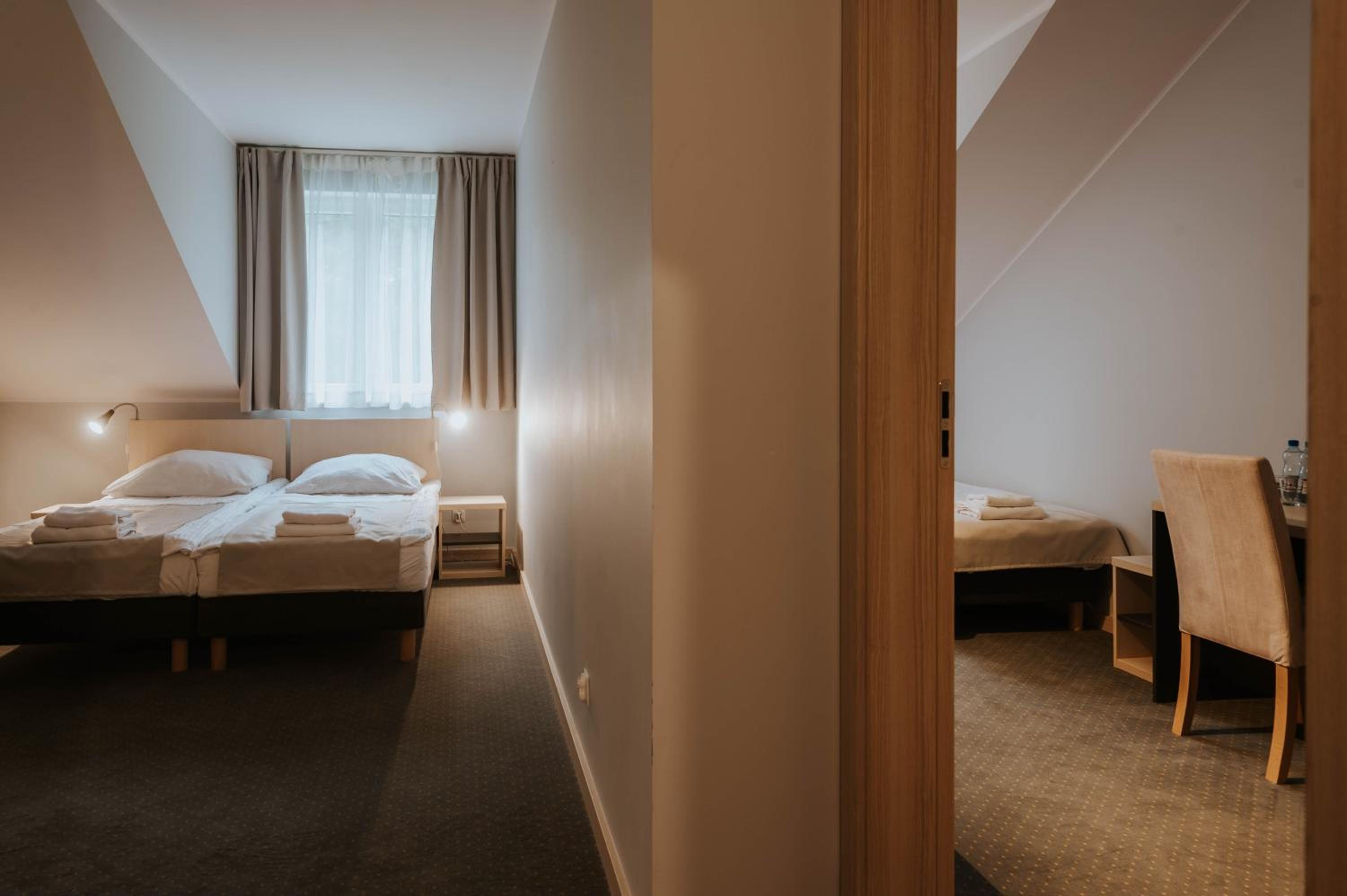 Quadruple Room - Photo 9