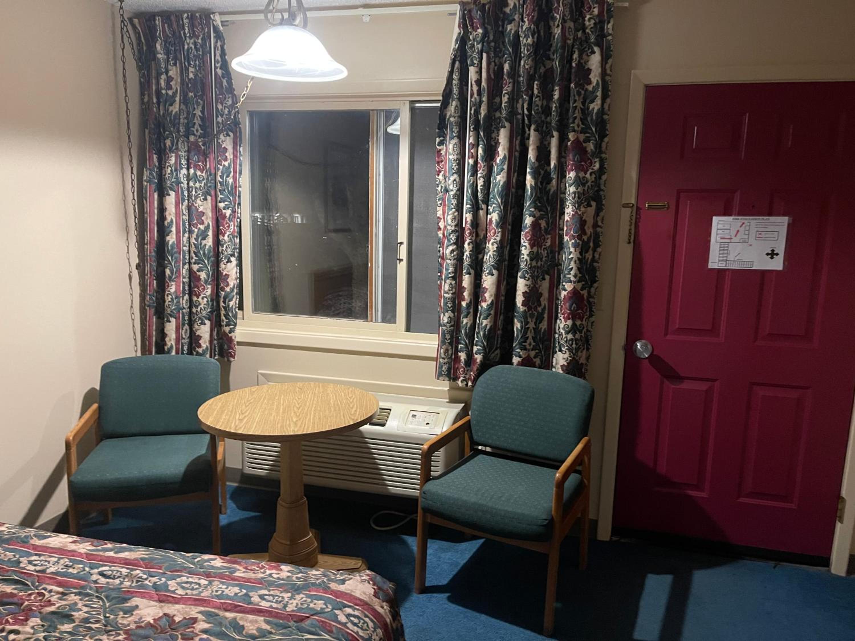 Double Room - Non-Smoking  photo 2