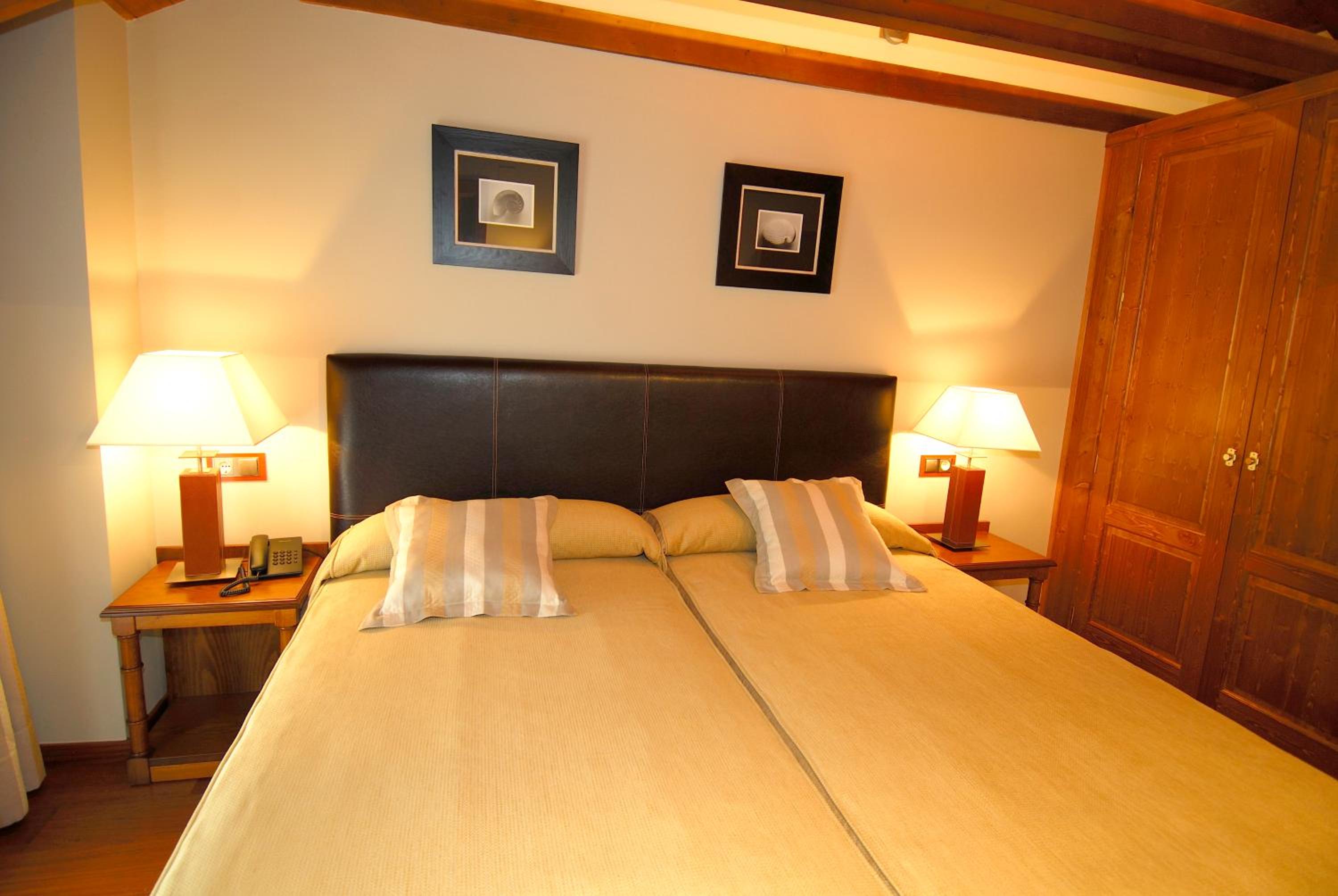 Double or Twin Room - Photo 7