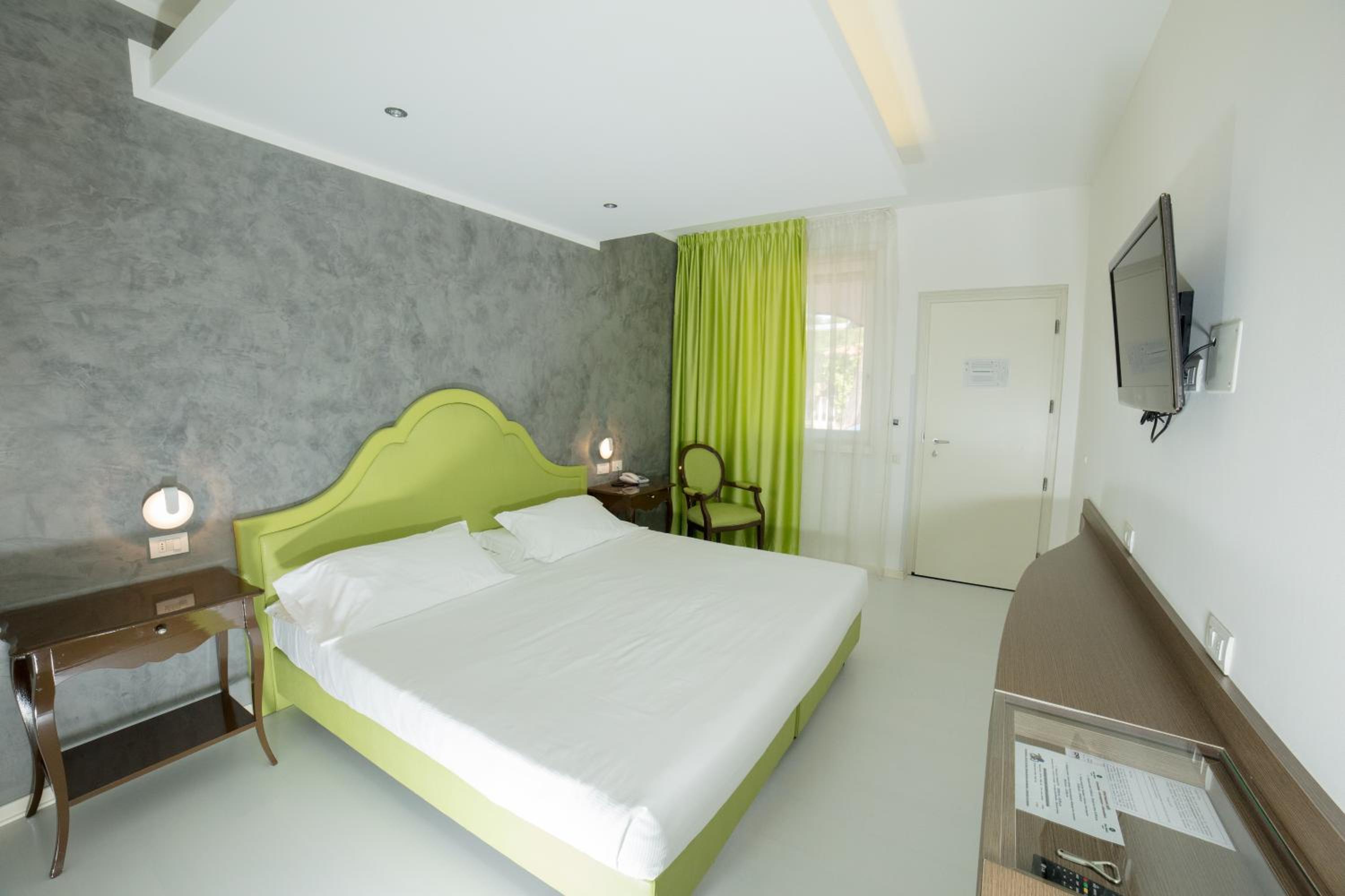 Superior Double Room - Photo 11