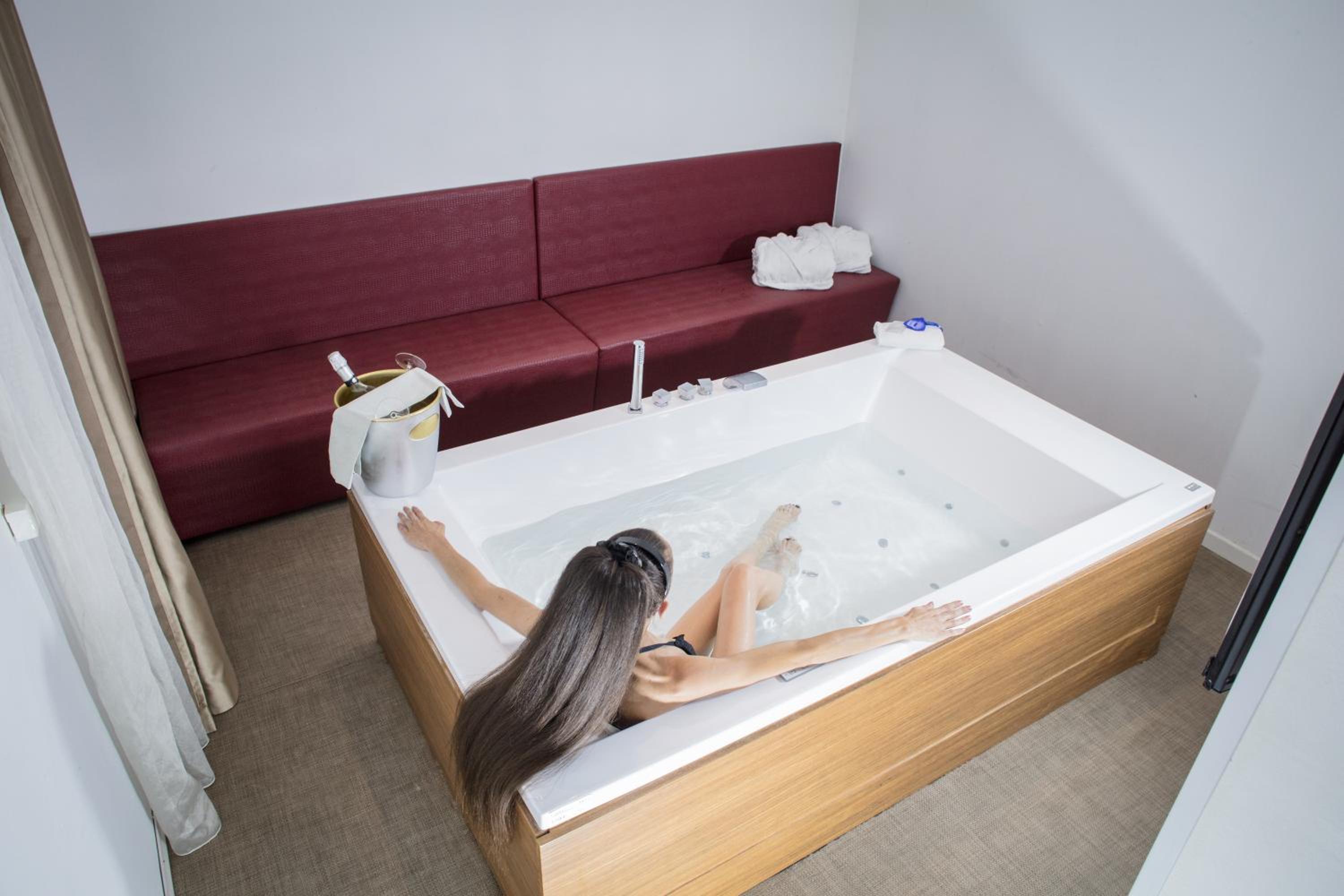 Suite - Photo 5