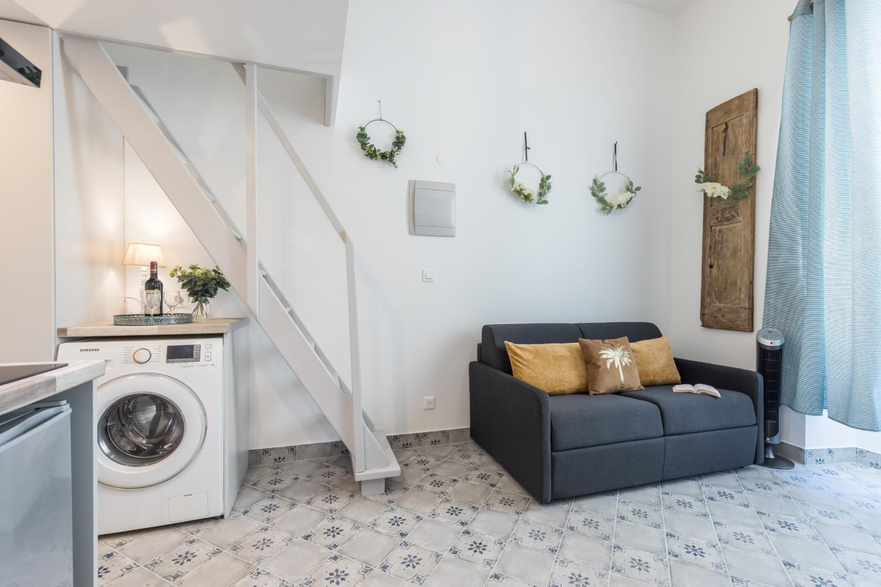Studio Apartment