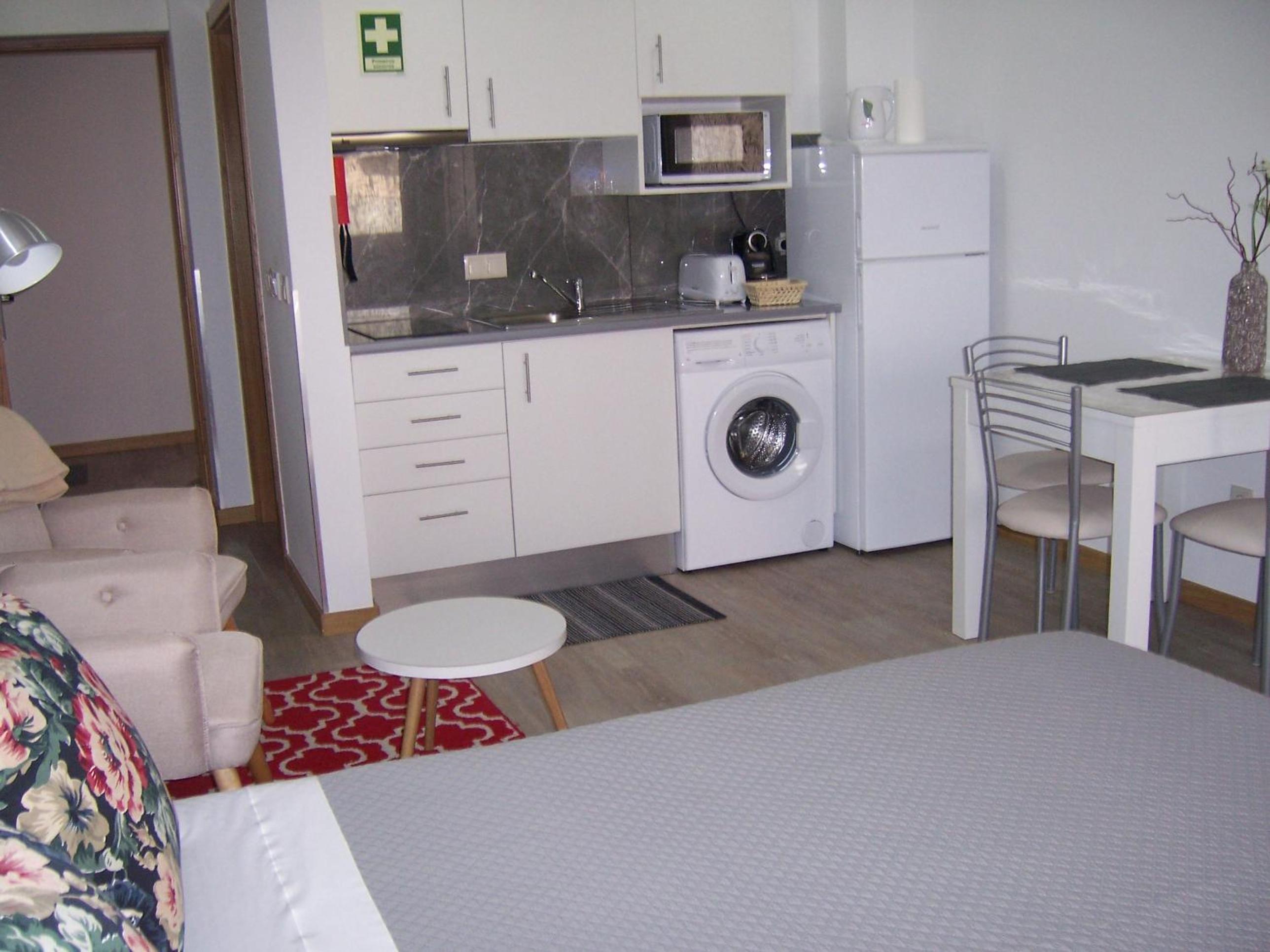 Studio Apartment - Photo 5
