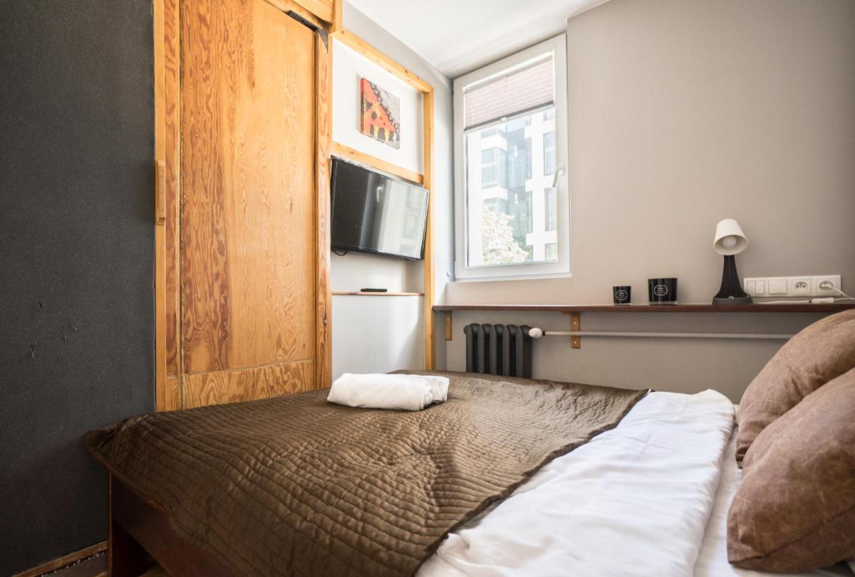 One-Bedroom Apartment - Photo 6