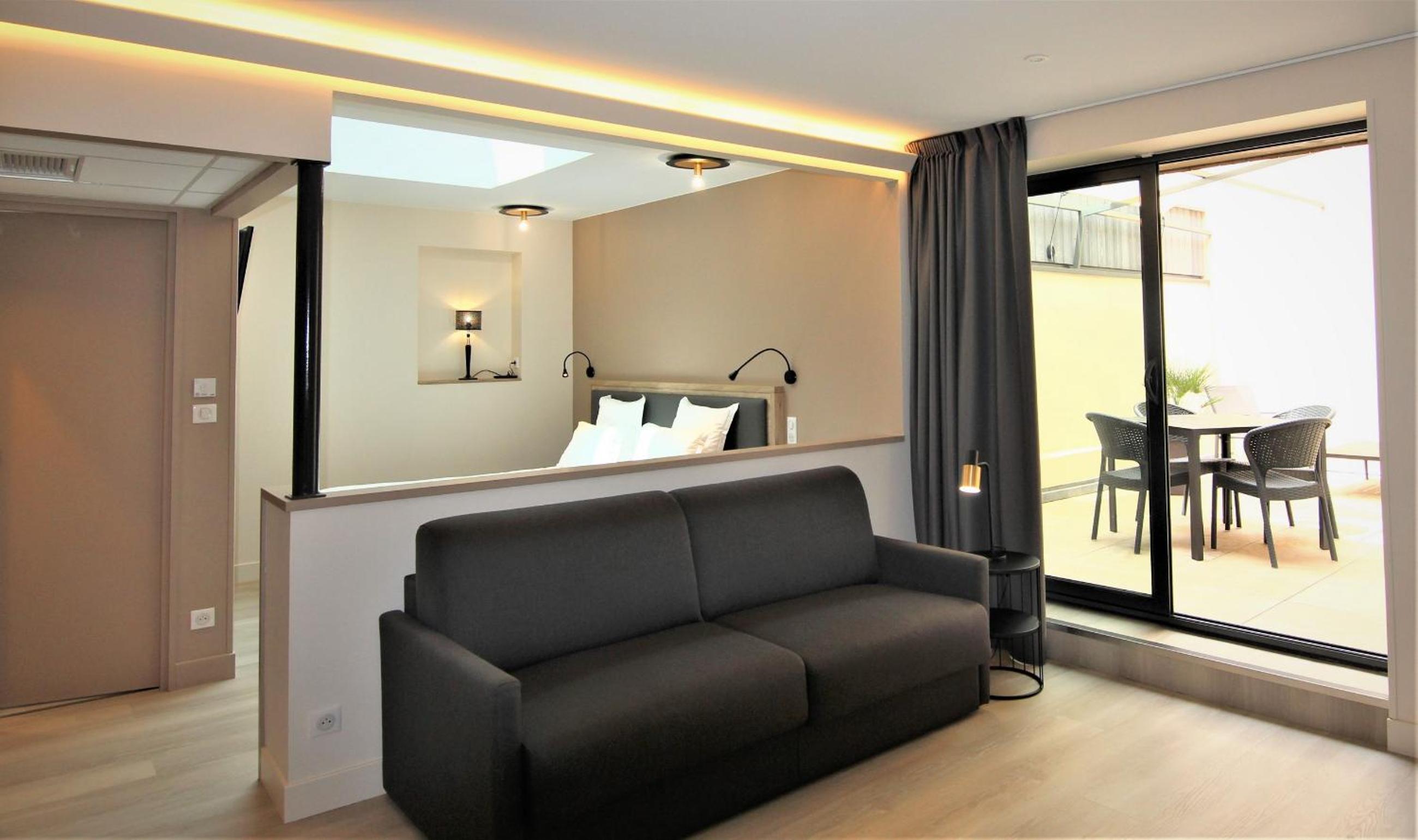 King Studio with Sofa Bed
