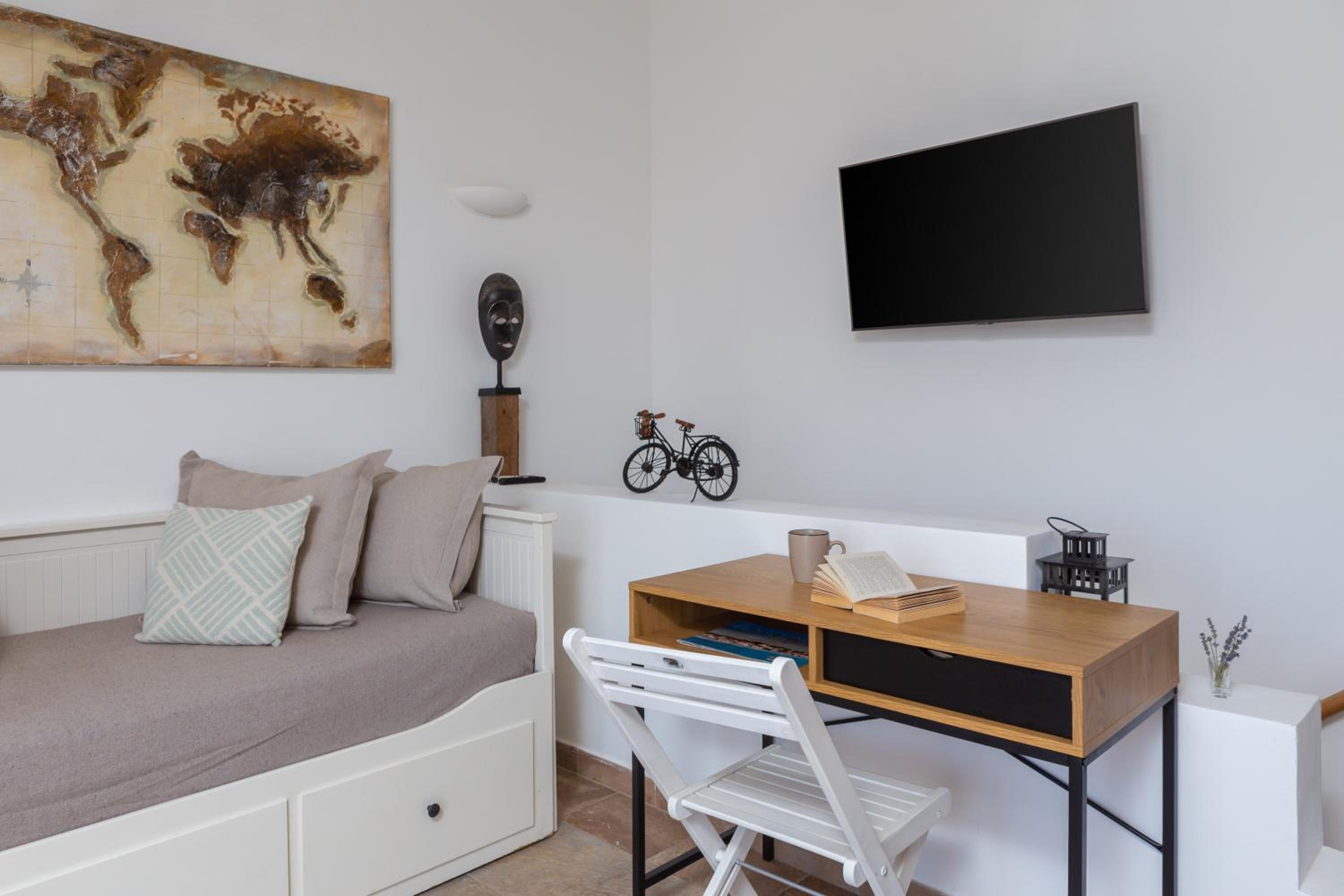 Apartment with Sea View - Photo 5