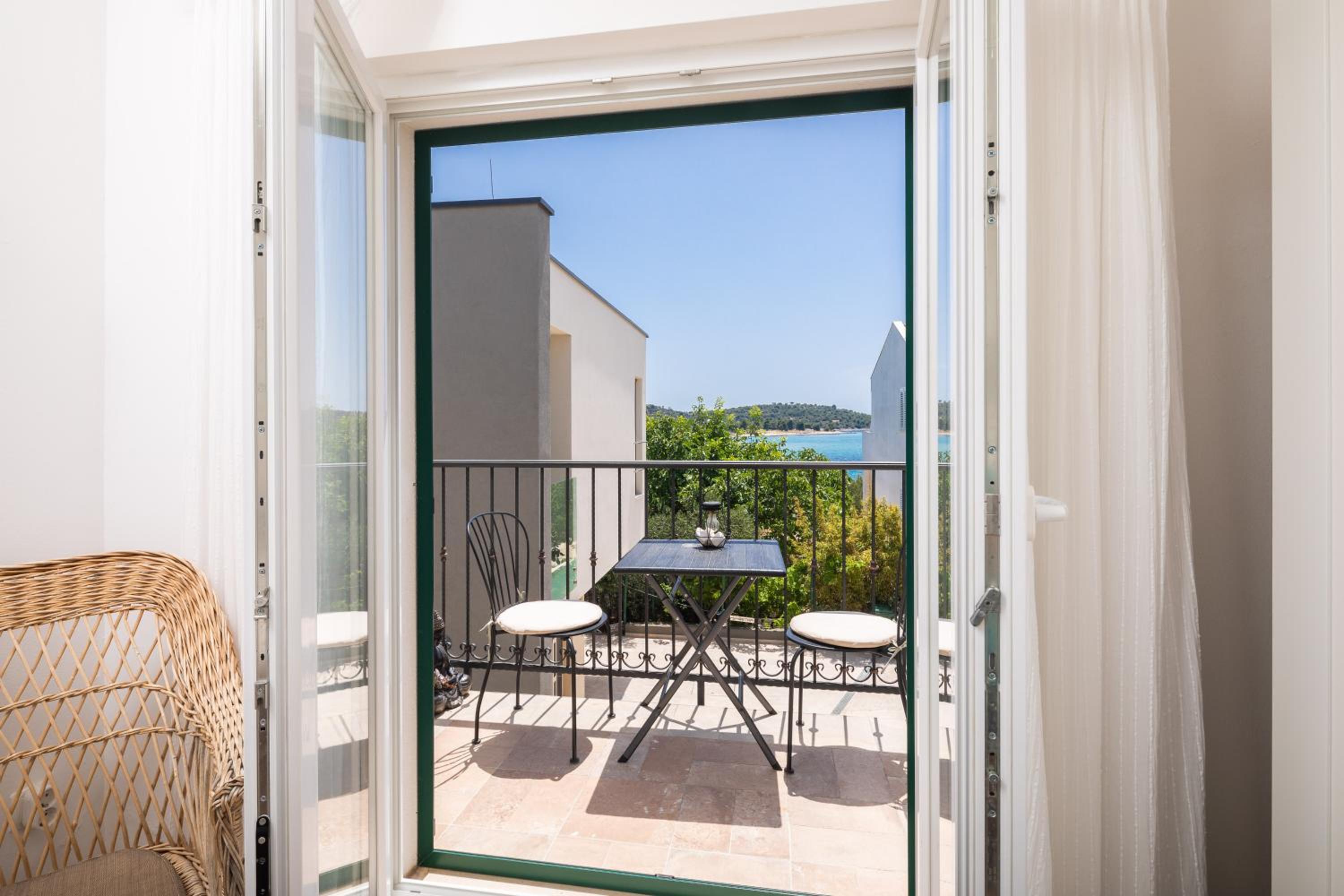 Apartment with Sea View - Photo 16