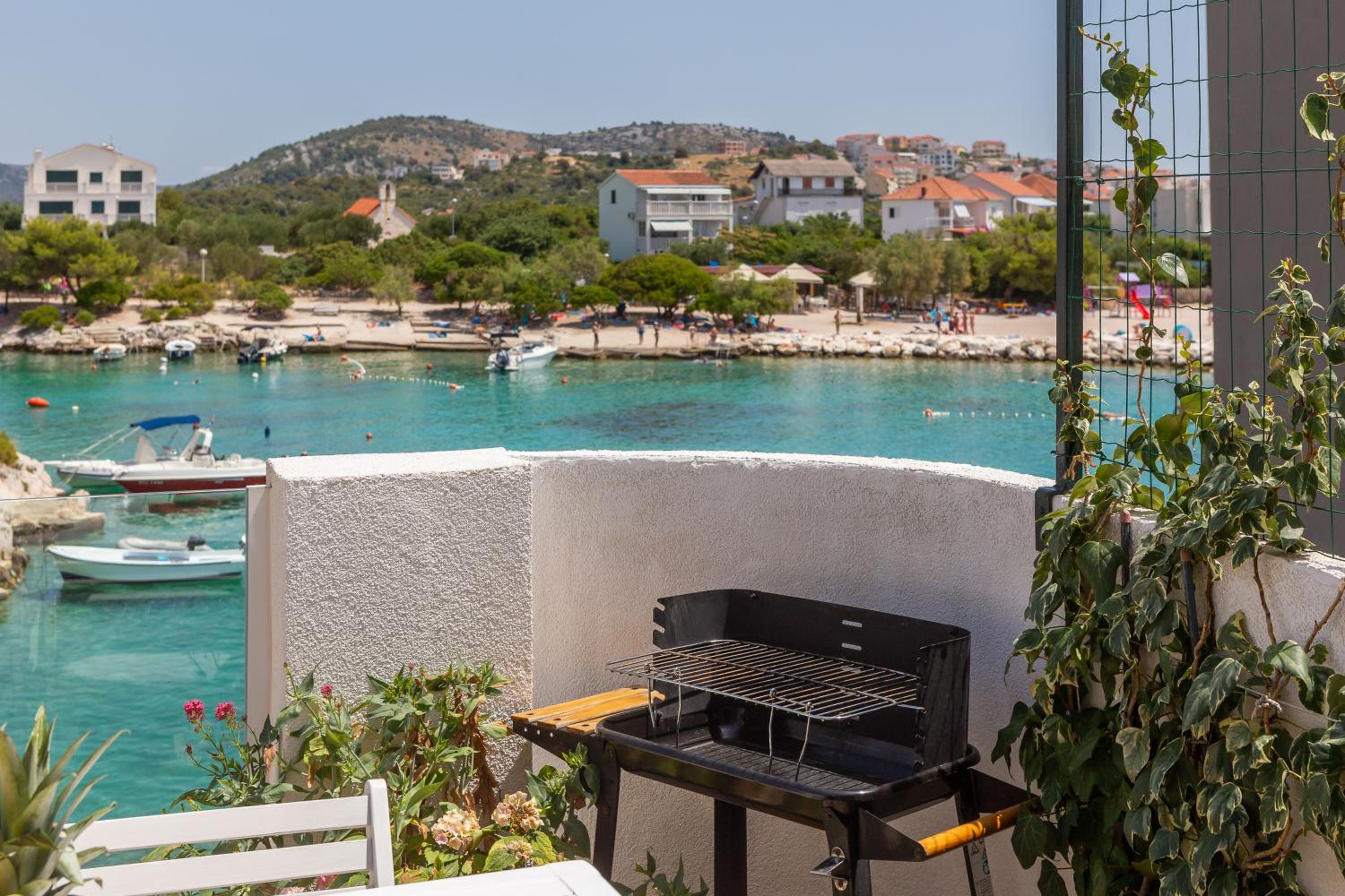 Apartment with Sea View - Photo 22