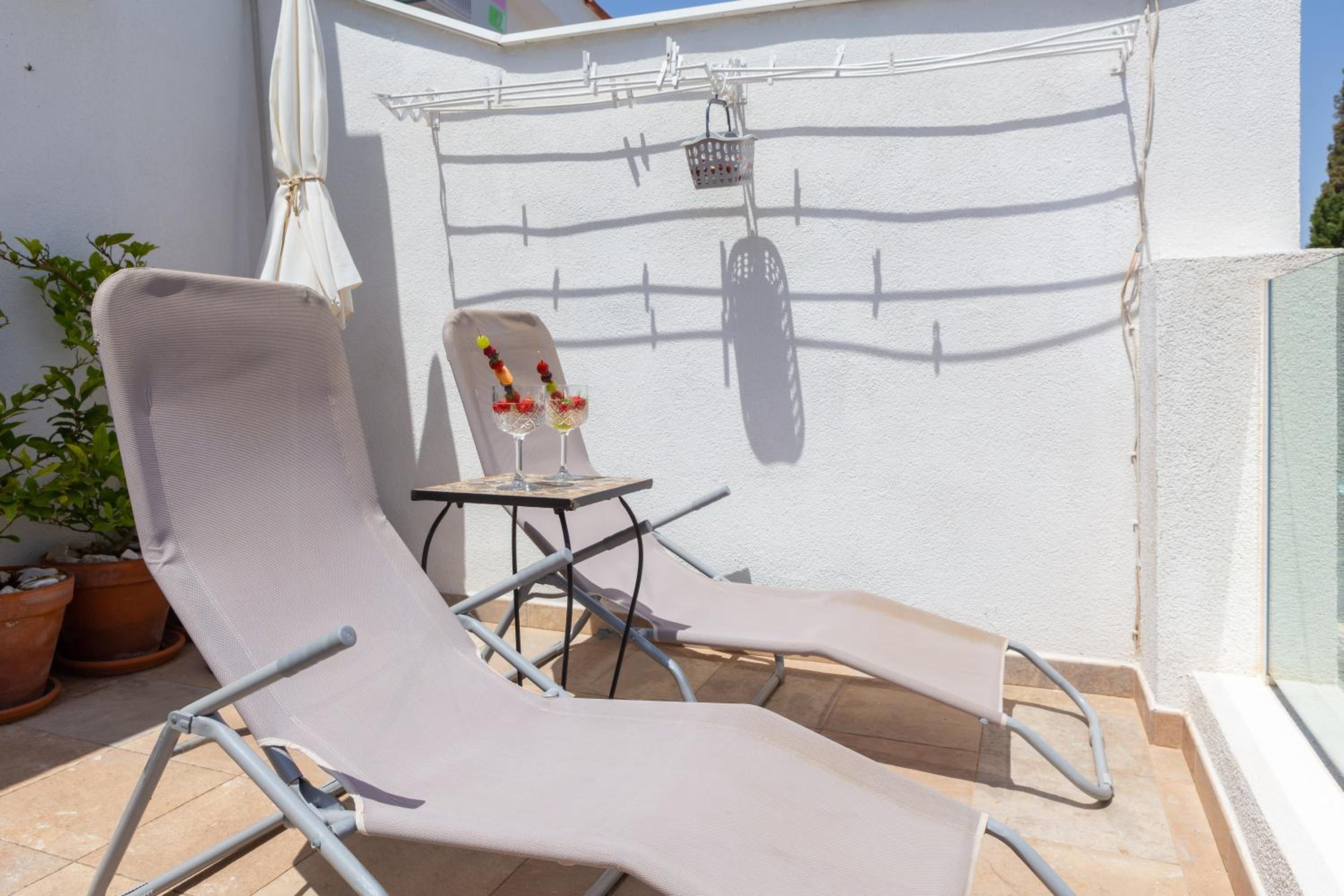 Apartment with Sea View - Photo 23