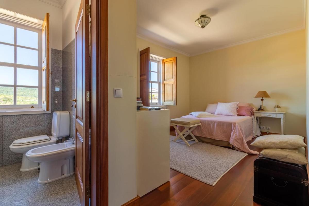 Family Room with Private Bathroom photo 3