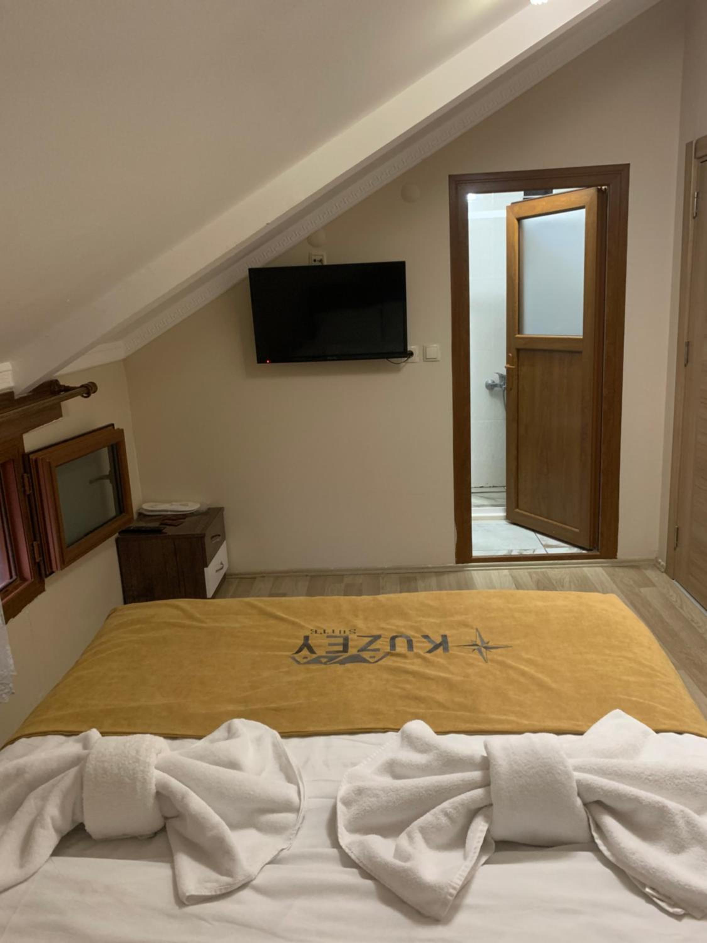 Small Double Room - Photo 6