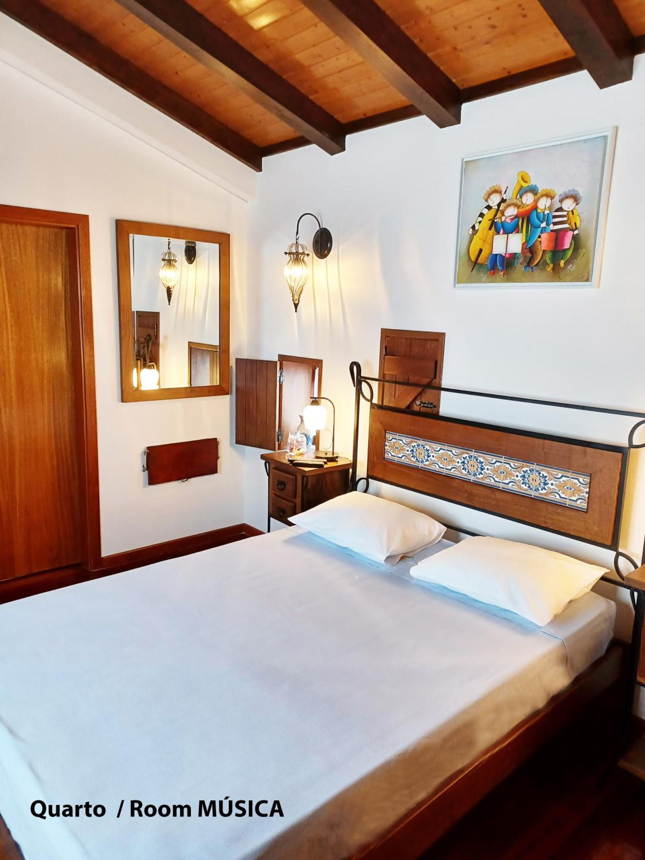 Double Room with Mountain View - Photo 9