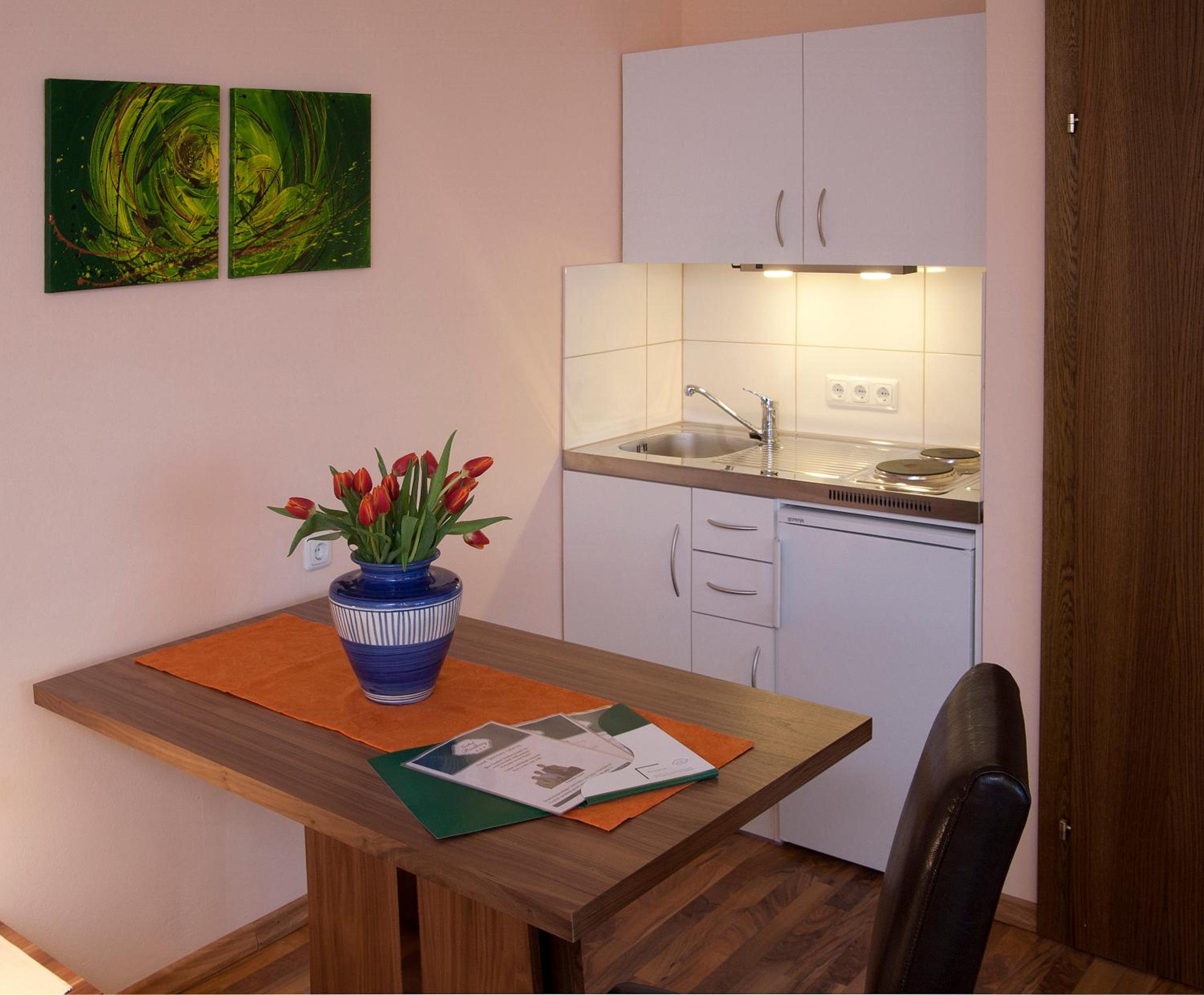 Suite - Photo 3