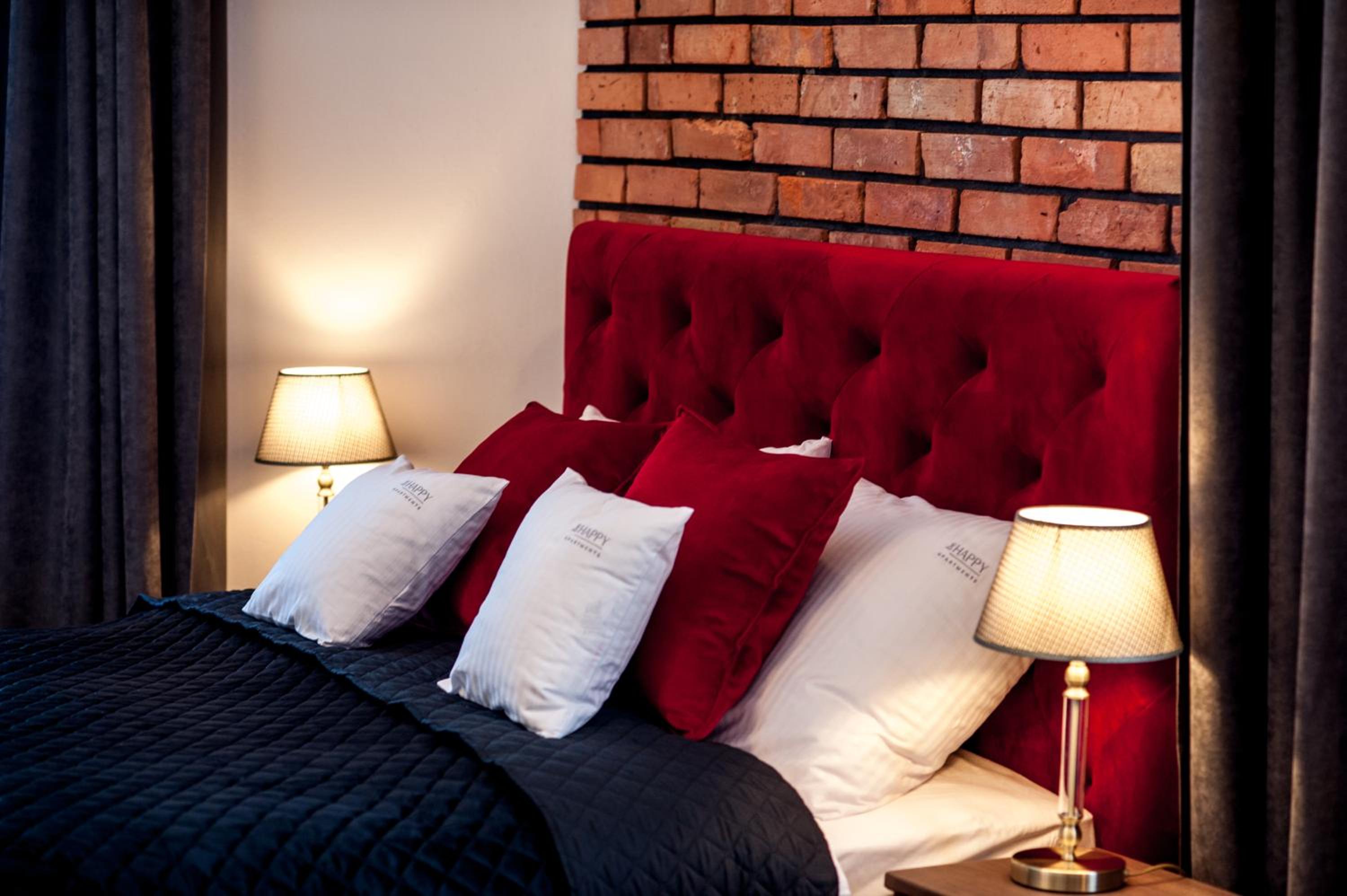 King Suite with Balcony - Photo 24