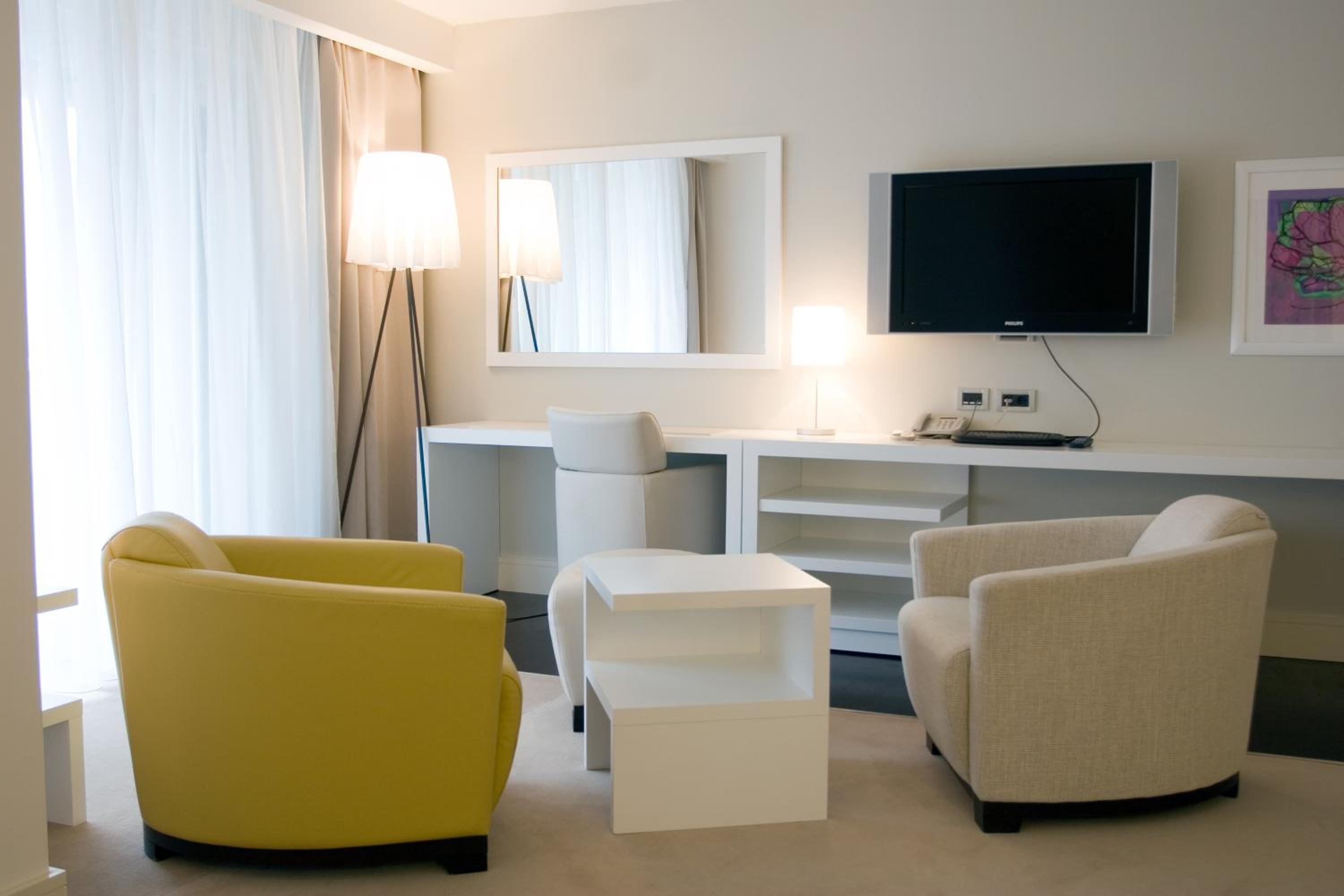 Queen Suite with Sea View photo 2