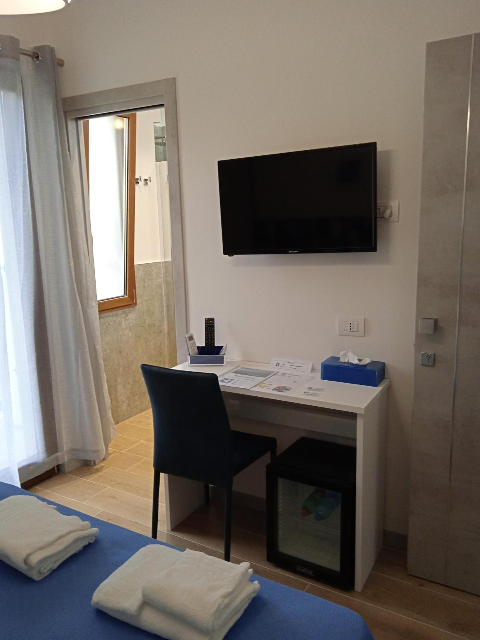 Economy Double Room - Photo 28