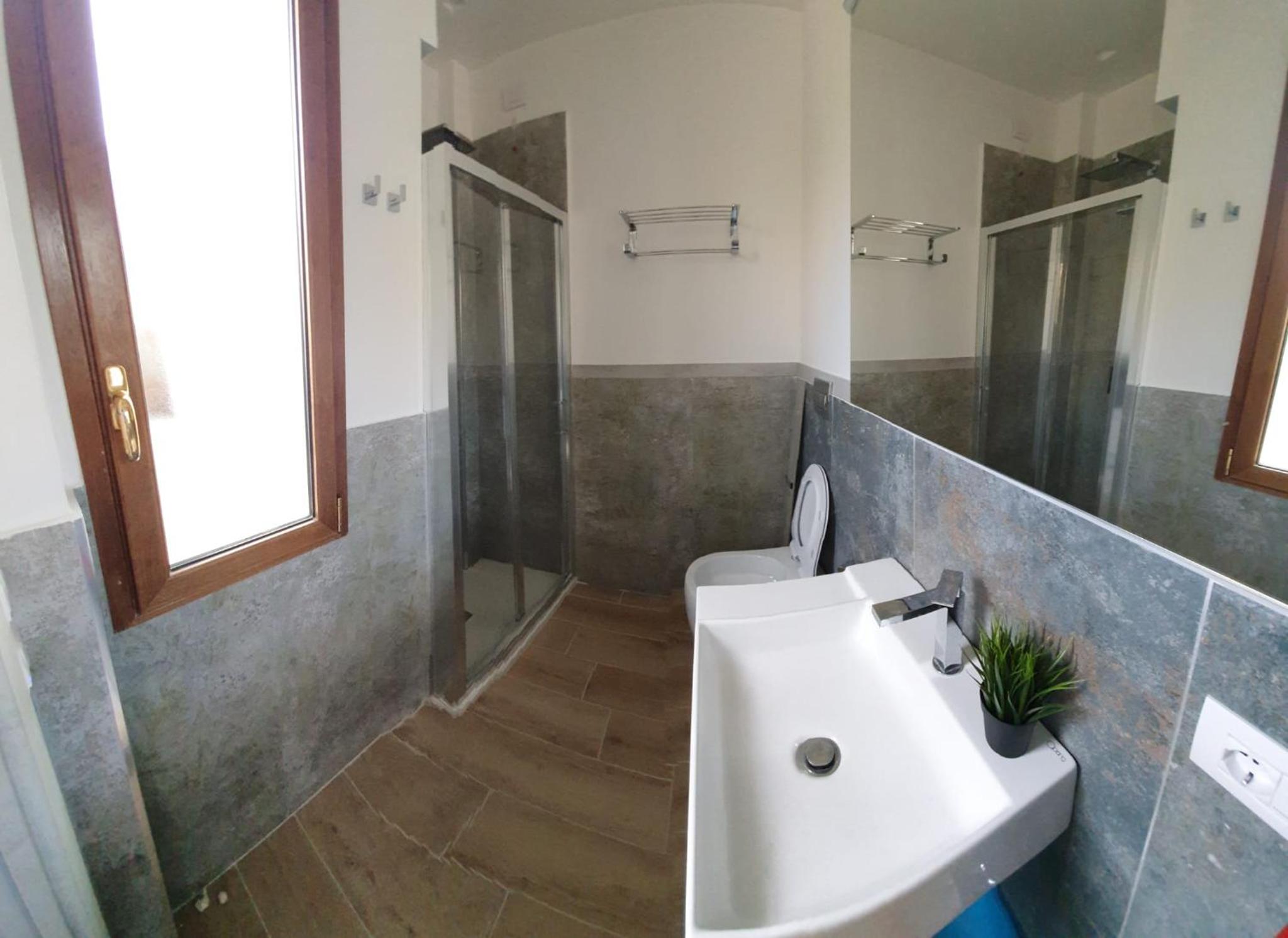 Economy Double Room - Photo 24