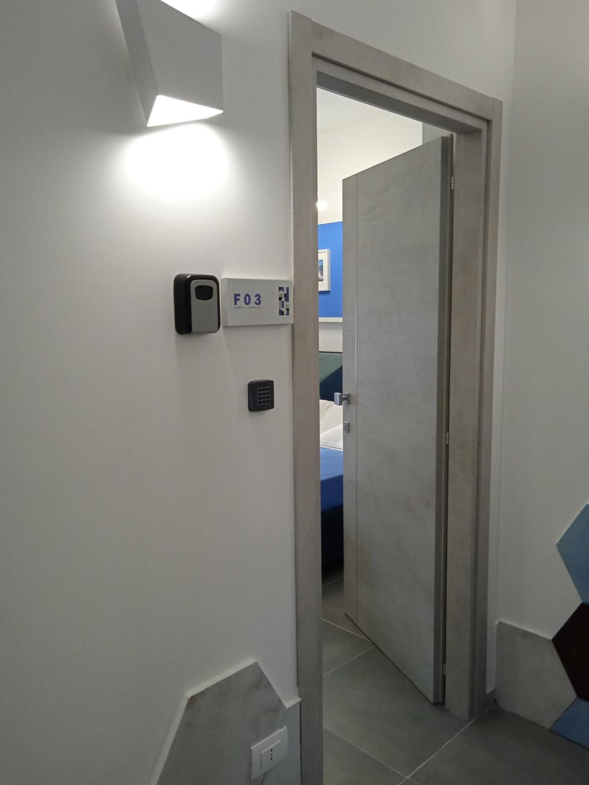 Standard Double Room - Photo 20