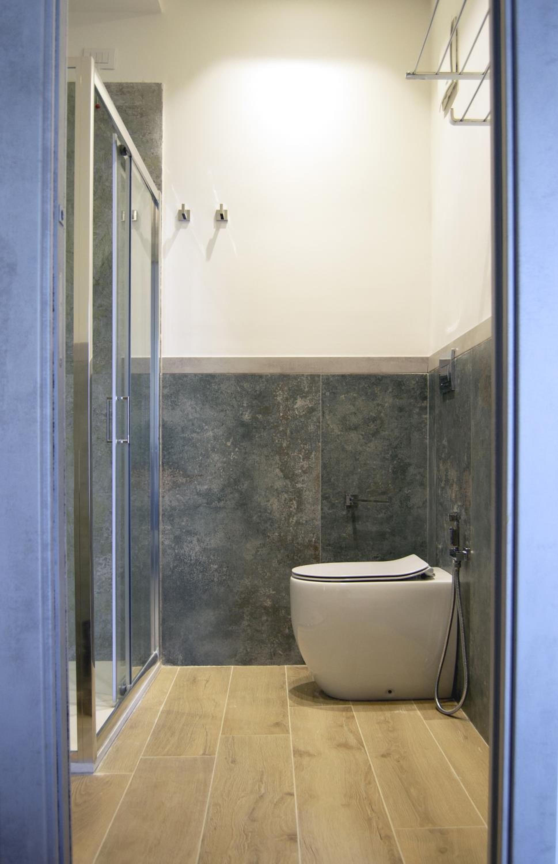 Double Room with Balcony and Sea View - Photo 14
