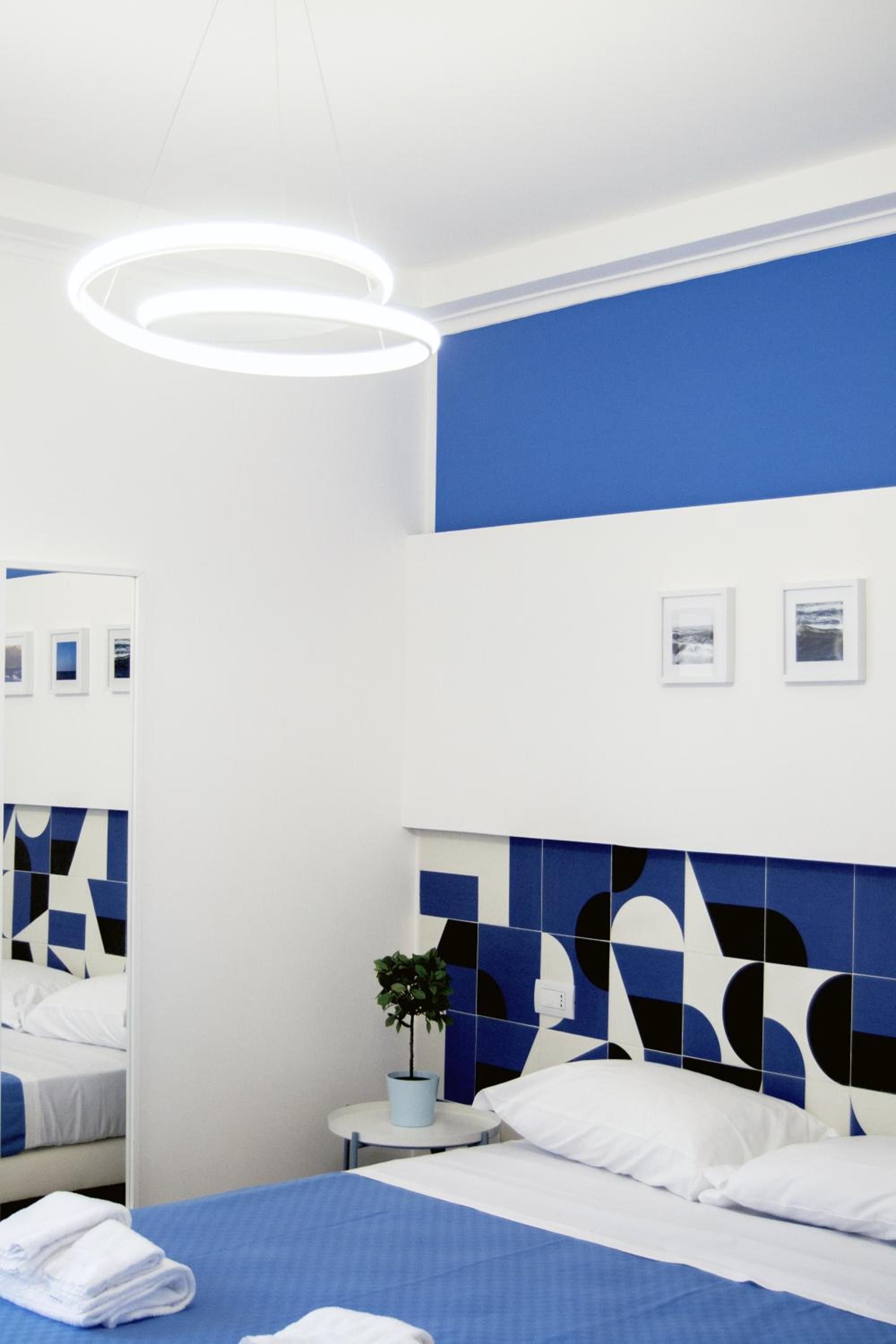 Double Room with Balcony and Sea View - Photo 40