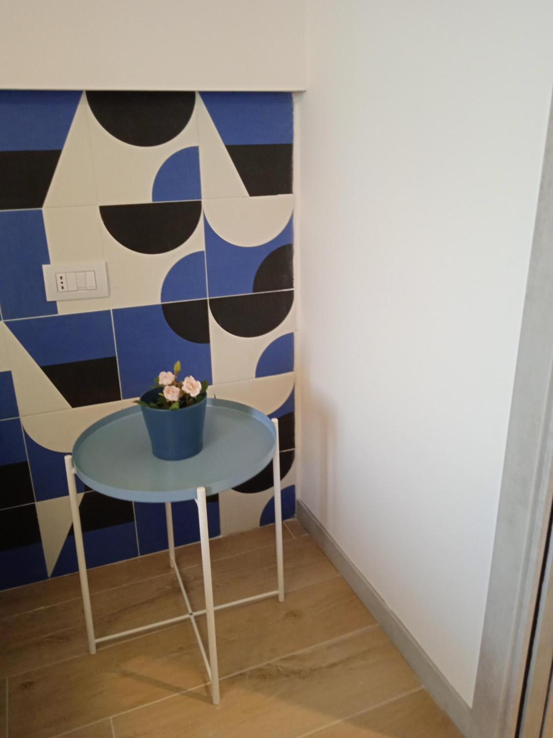 Double Room with Balcony and Sea View - Photo 12