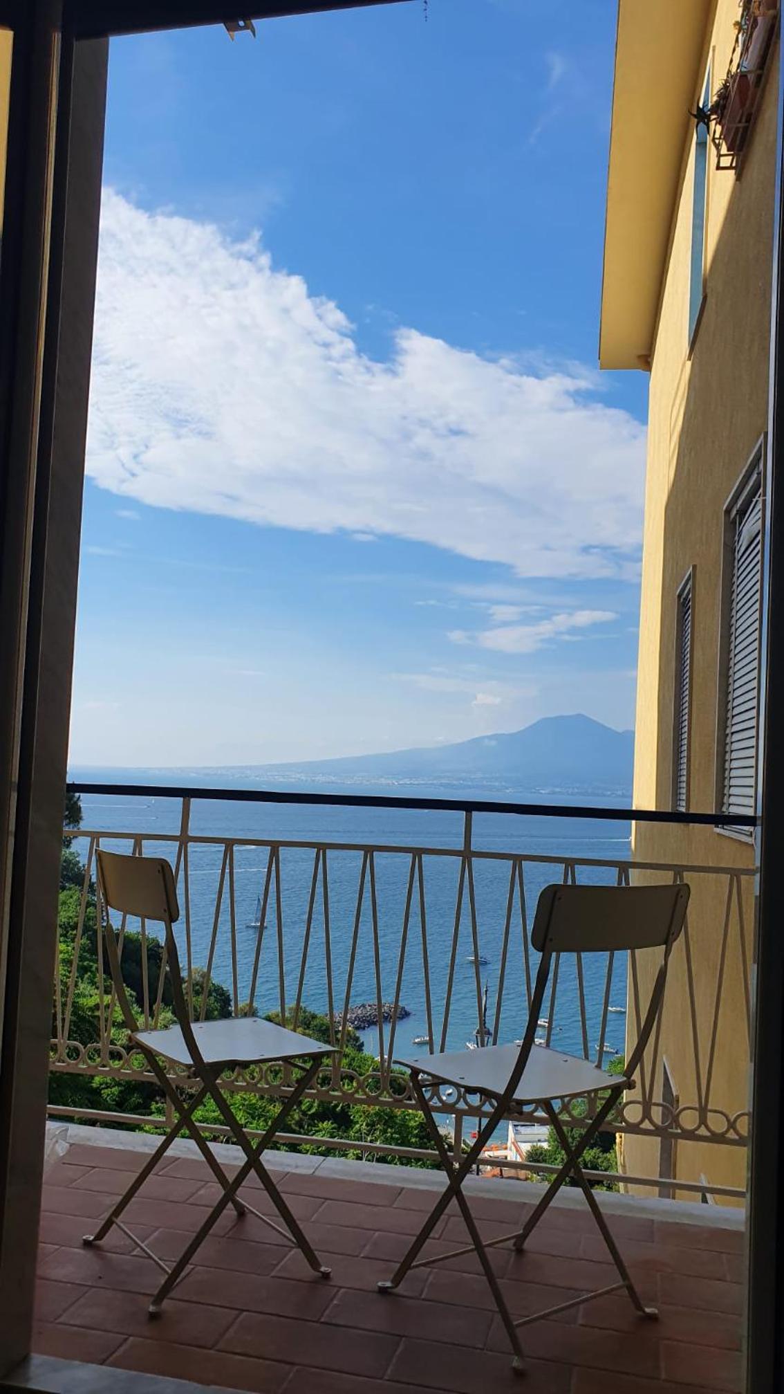 Double Room with Balcony and Sea View - Photo 36