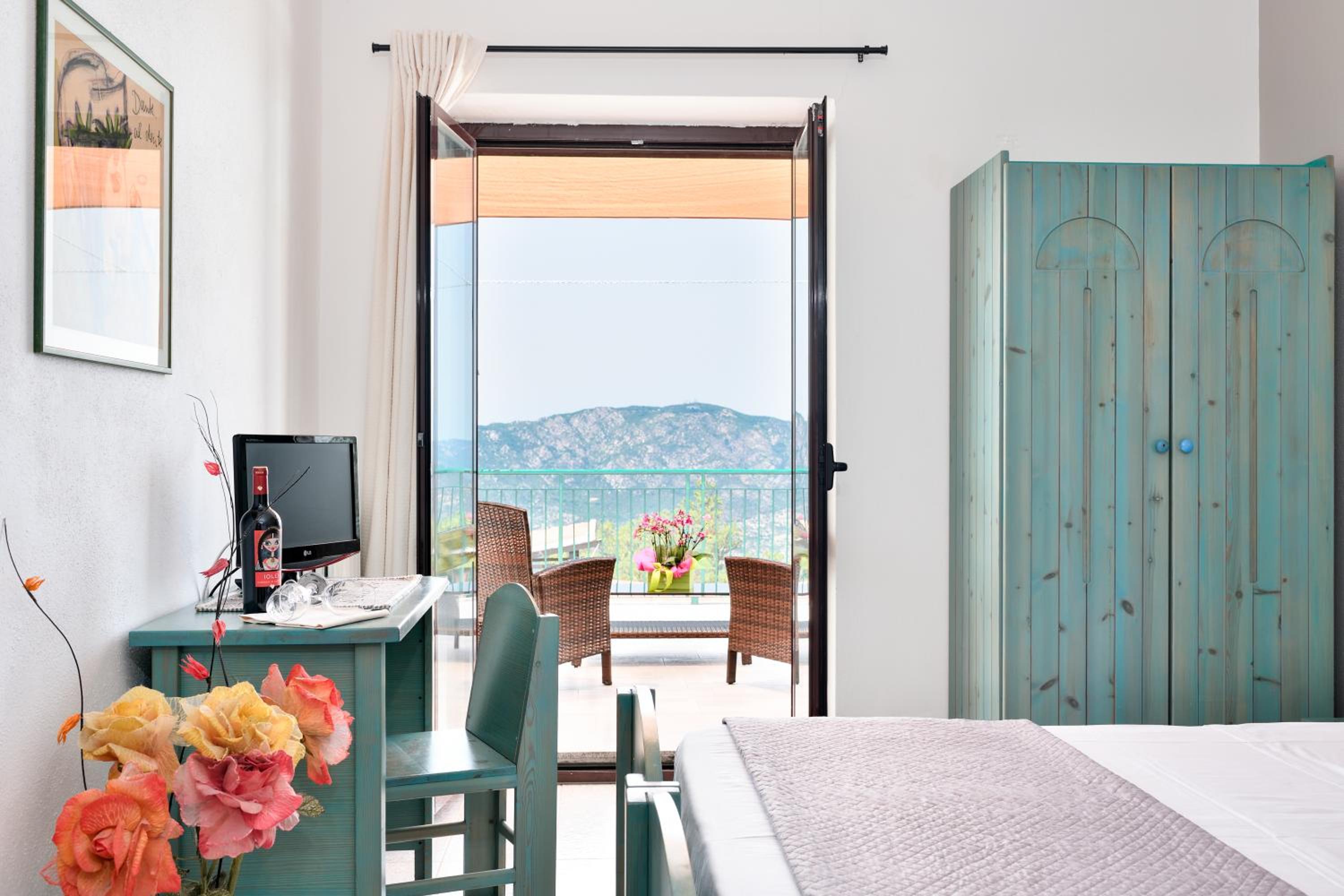 Double or Twin Room with Terrace