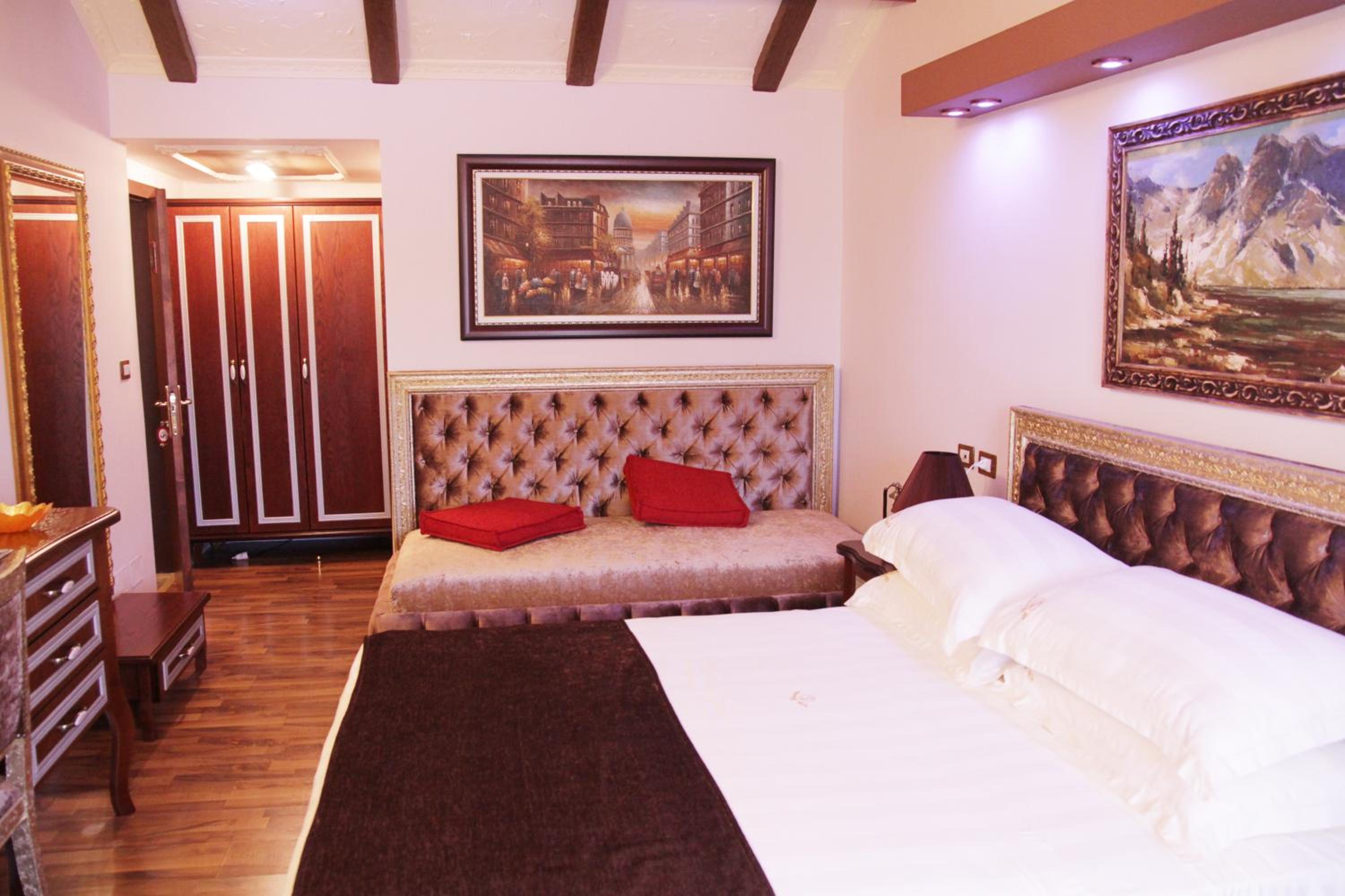 Double Room with Balcony photo 3