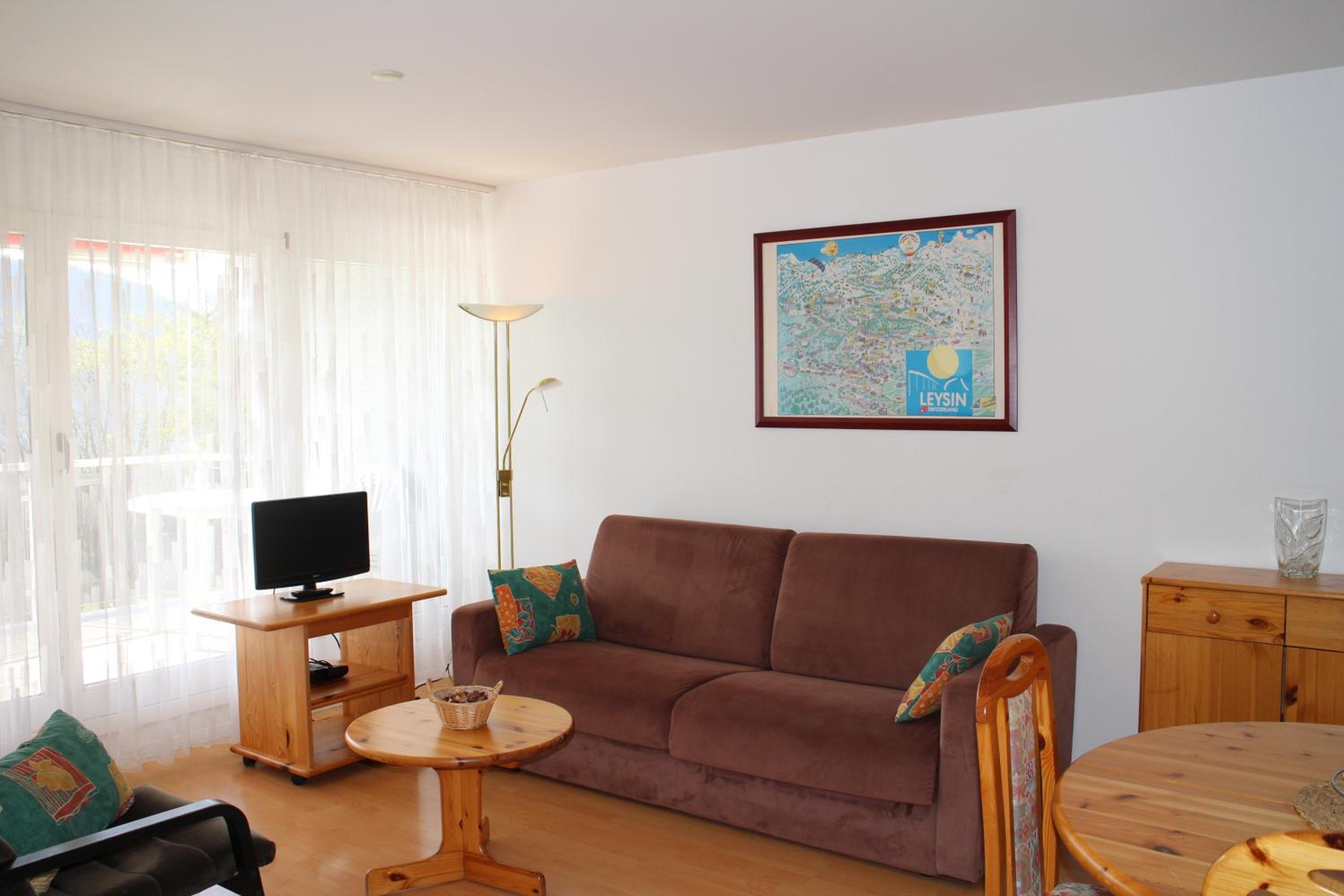 One-Bedroom Apartment photo 1