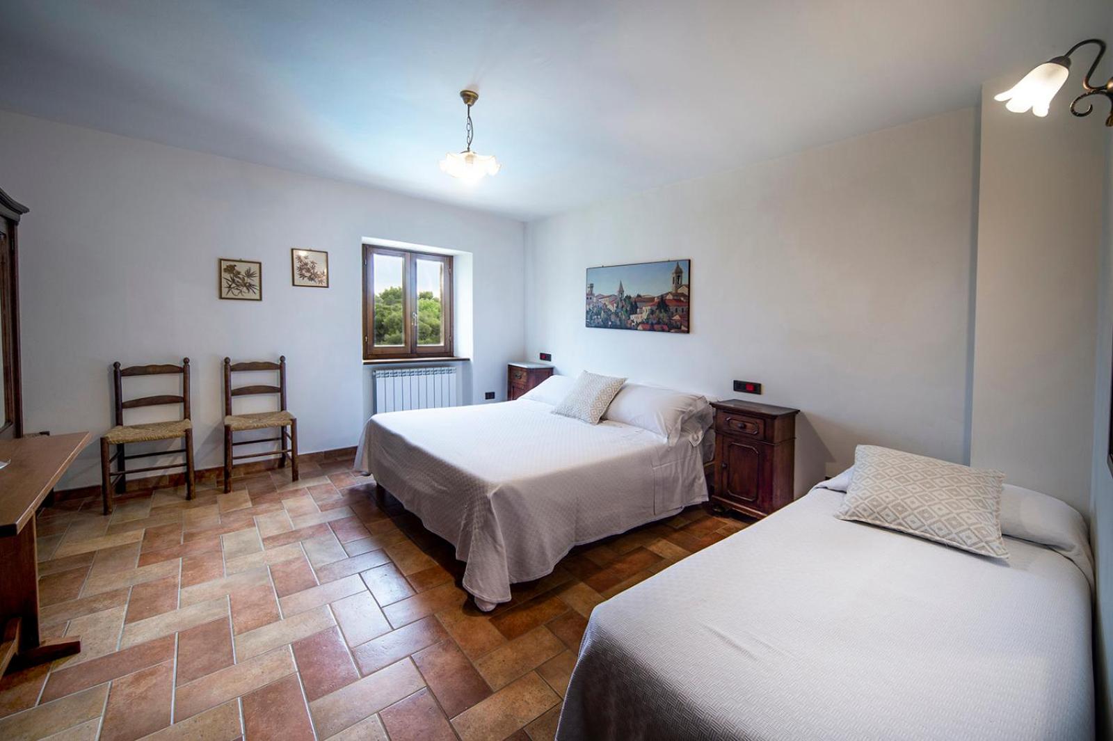 Double Room with Extra Bed - Photo 1
