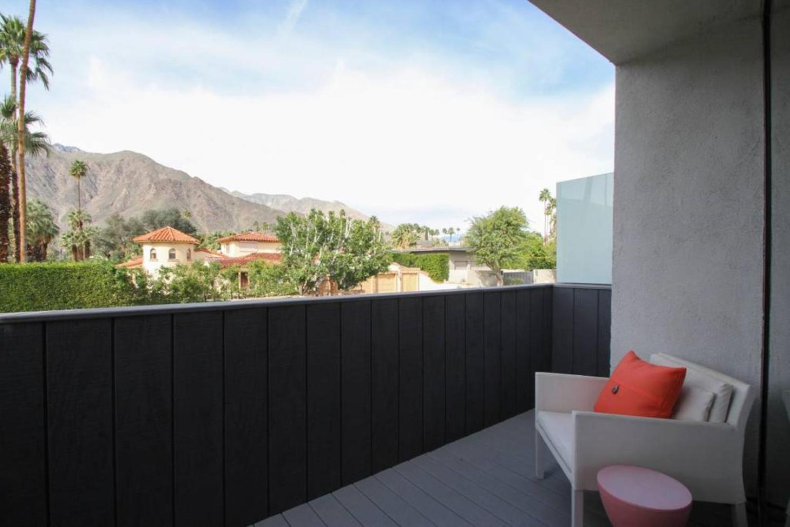 Superior King 1 Bedroom Mountain View - Photo 3