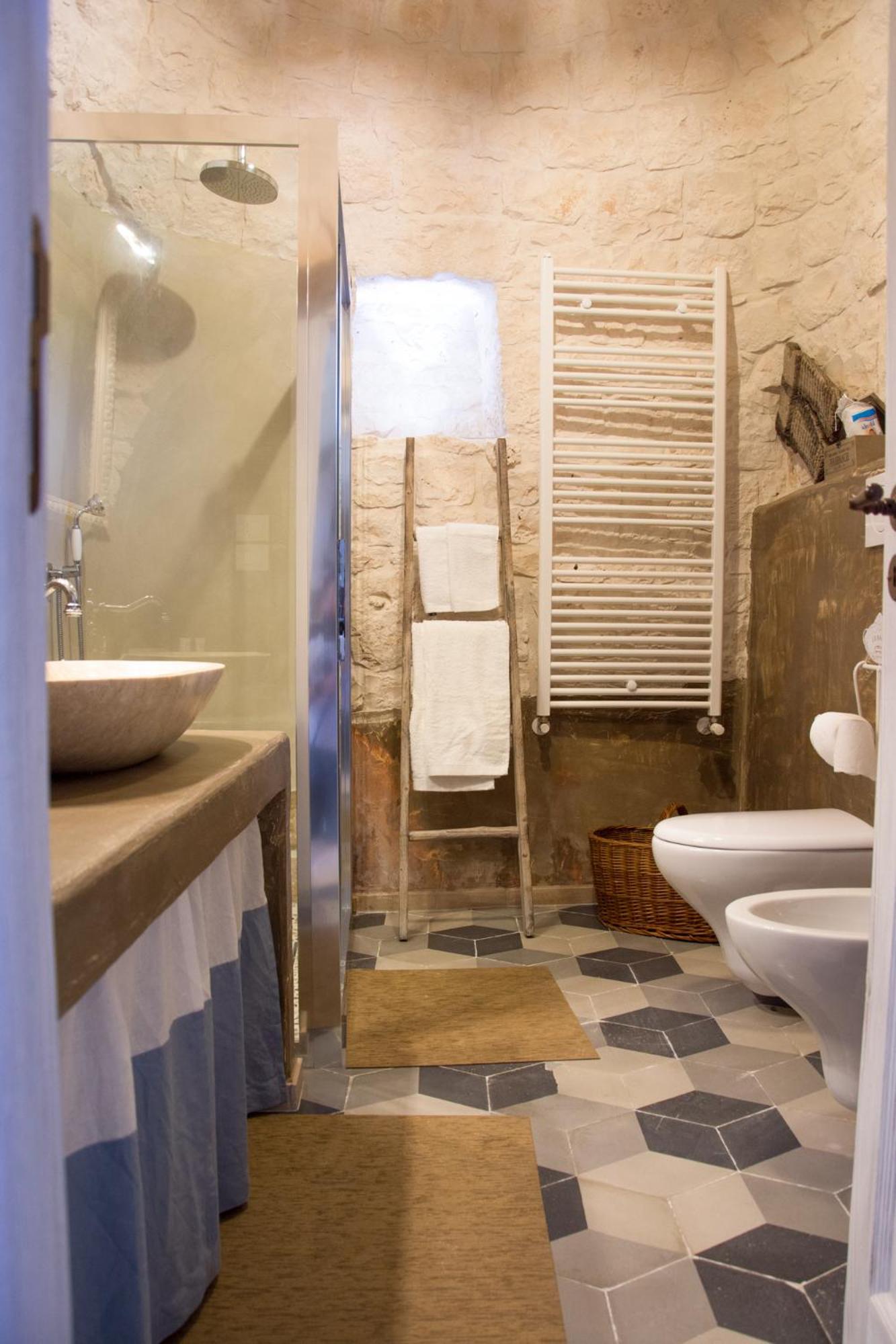 Two-Bedroom House - Photo 6