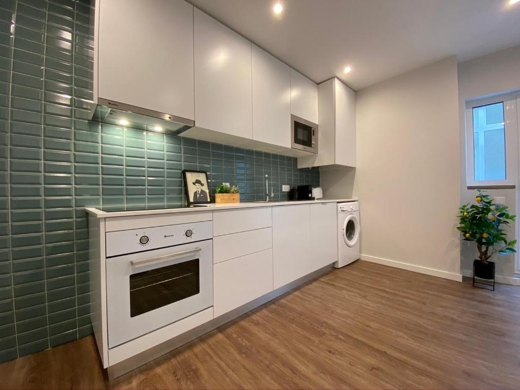 Two-Bedroom Apartment - Photo 2