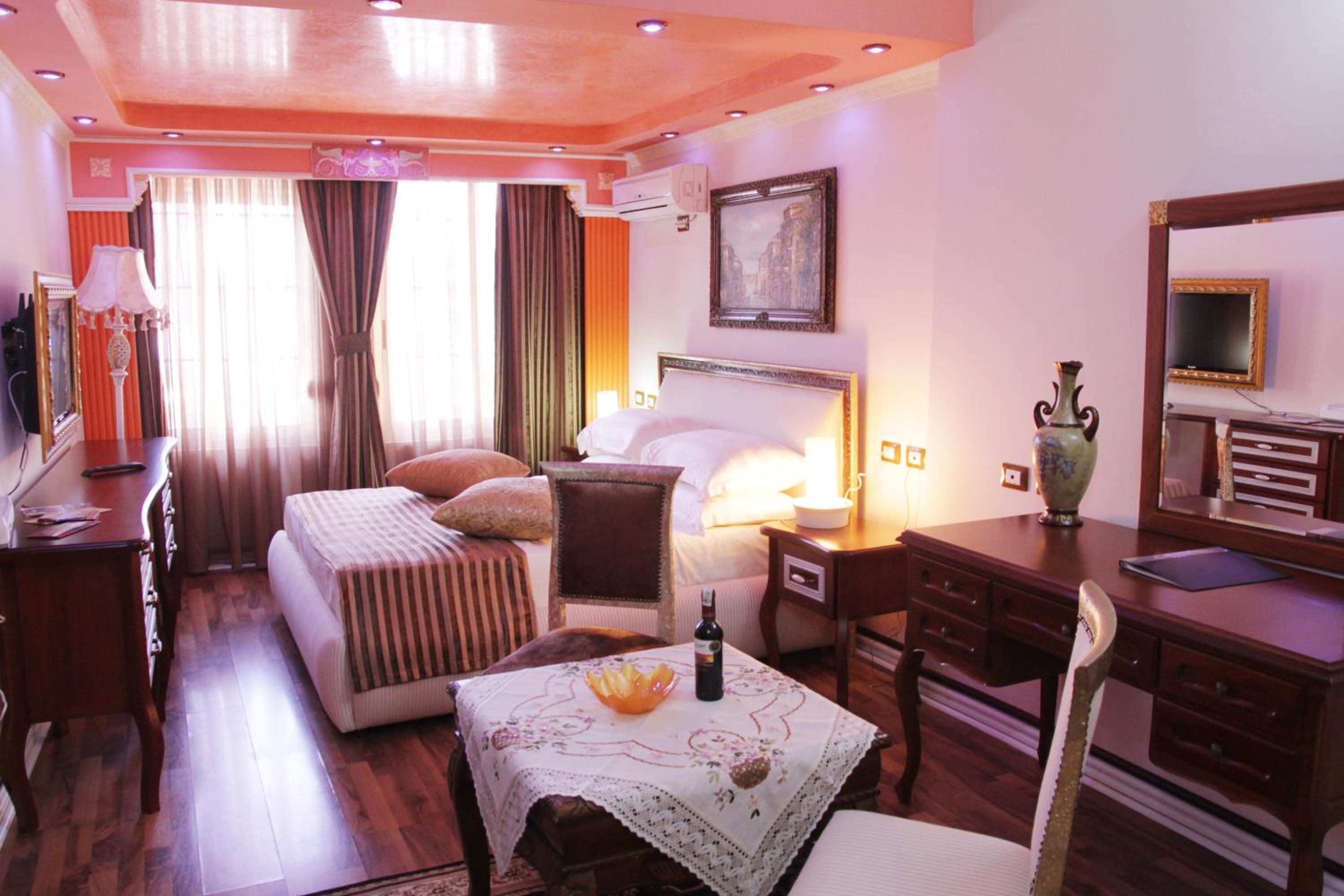 Deluxe Junior Suite photo 3