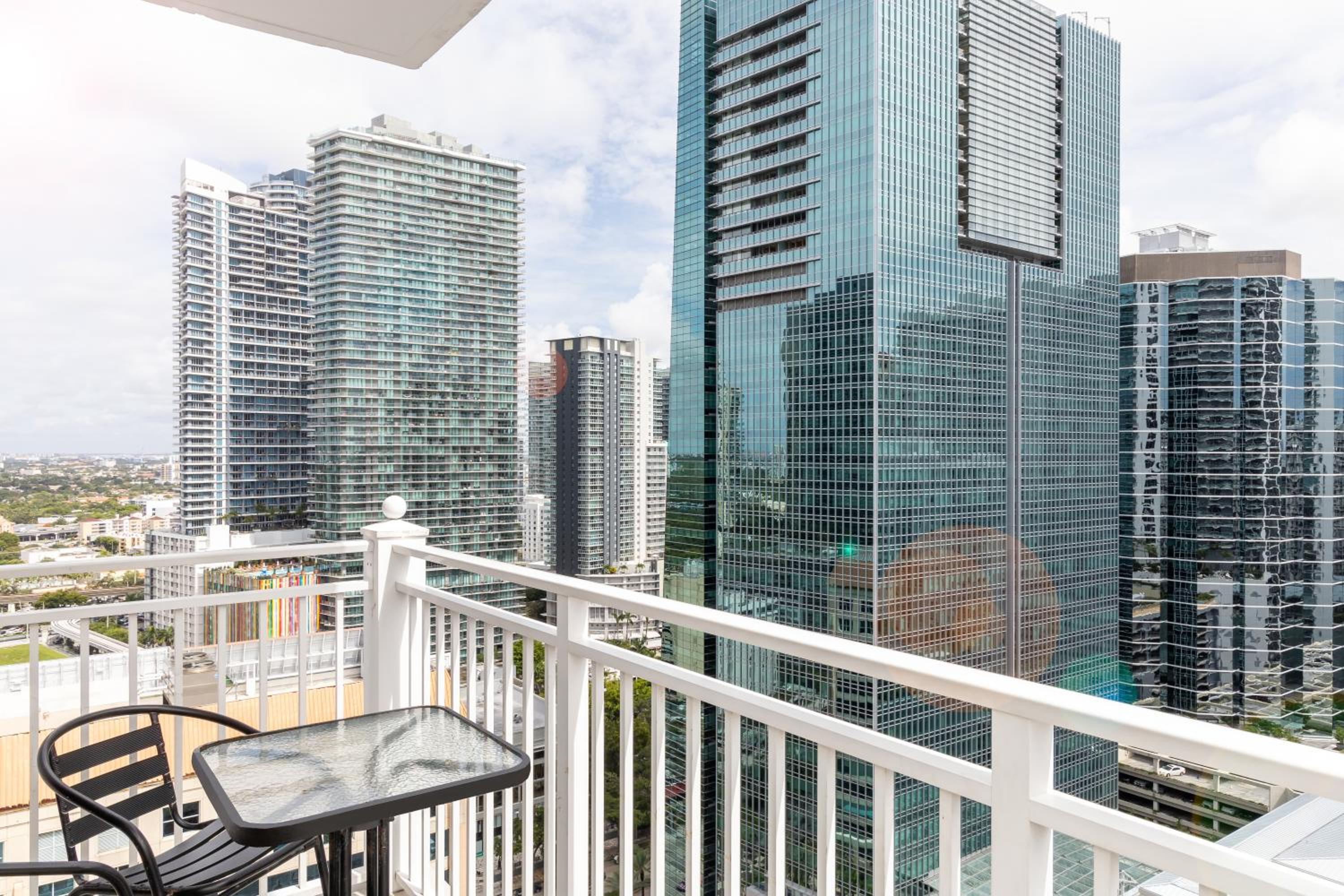 Luxury Two Bedroom Suite with Balcony - Photo 2