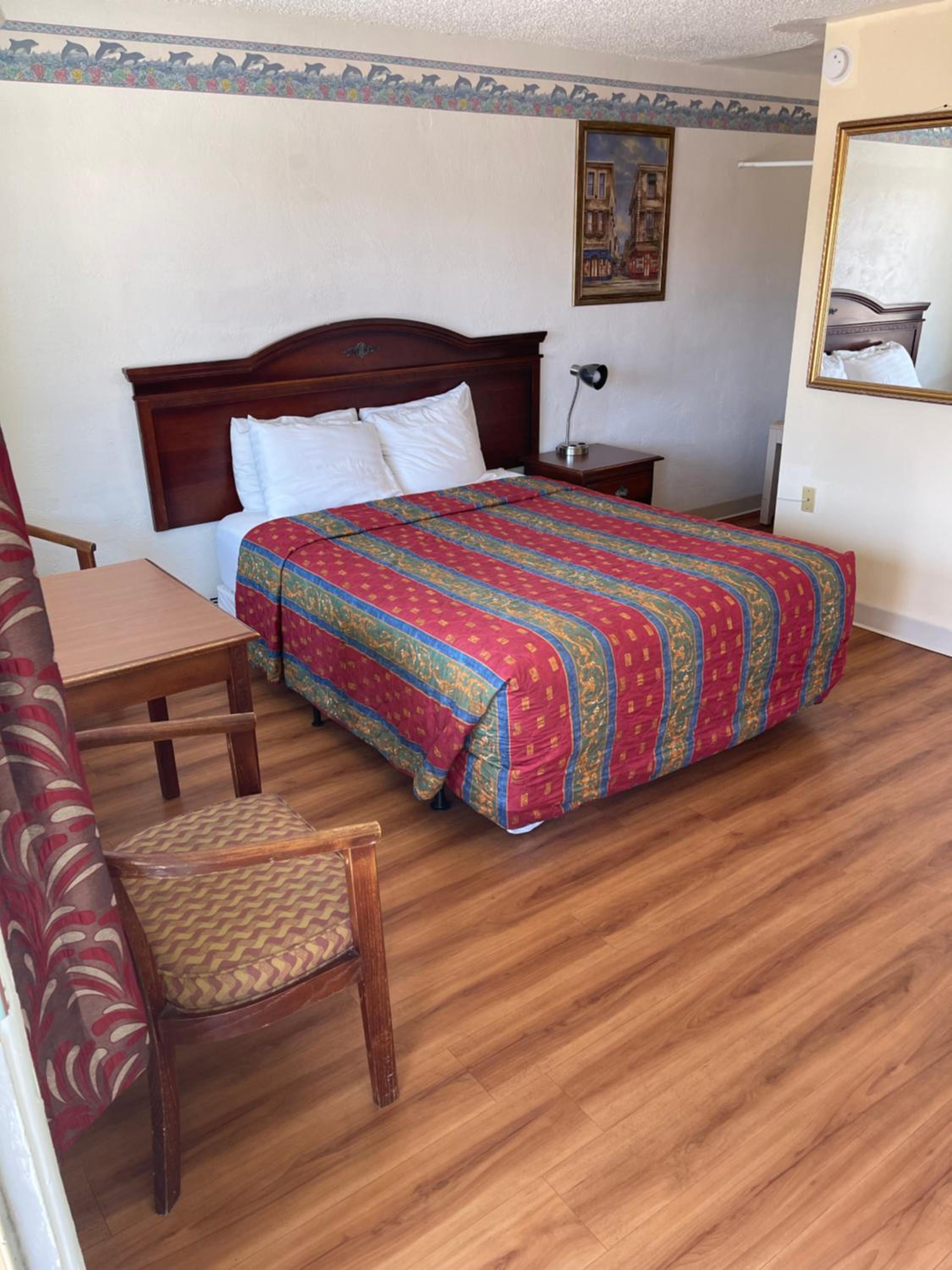 Queen Room photo 3