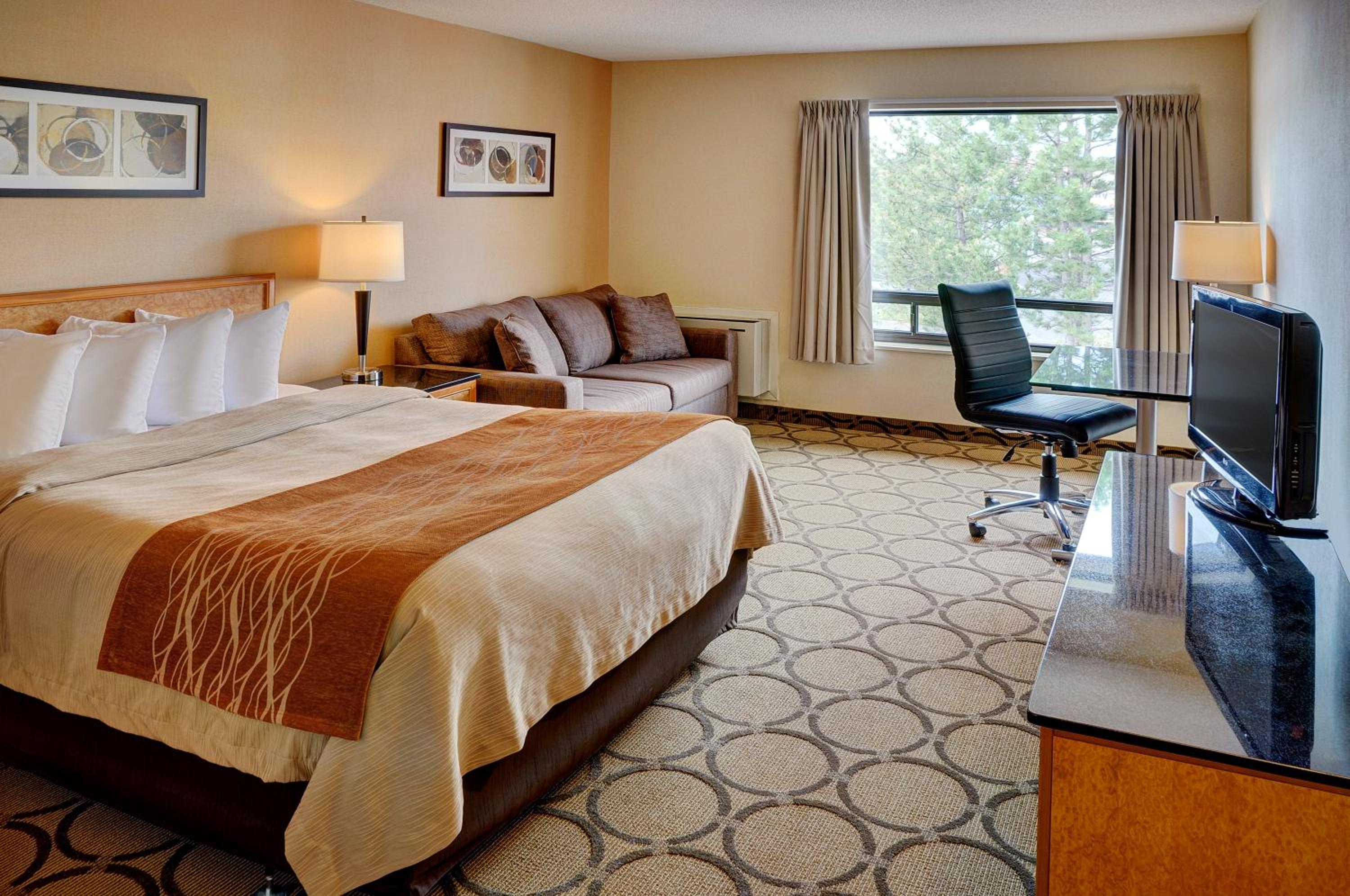 Deluxe Queen Room with Sofa Bed - Second Floor - Photo 2
