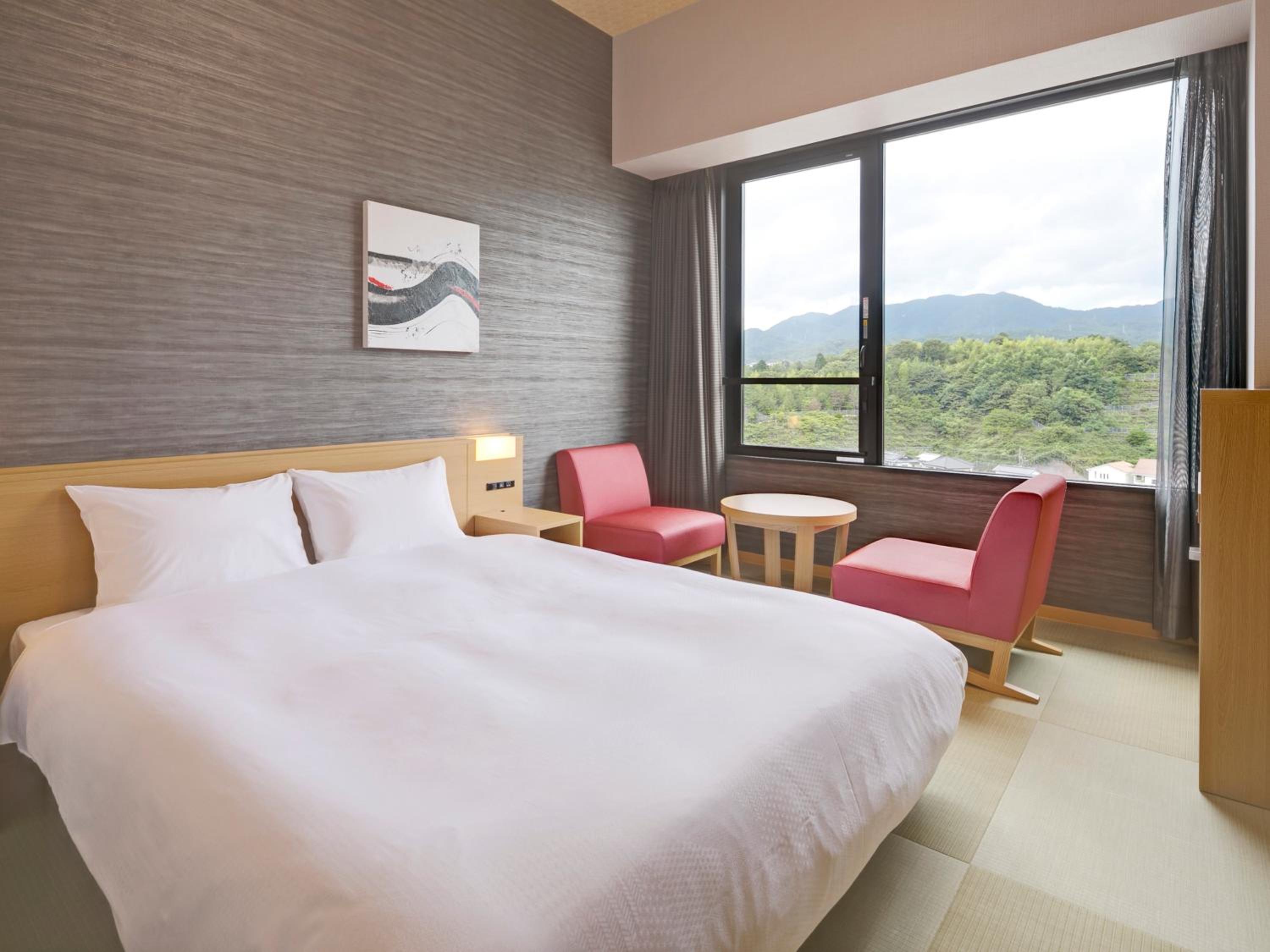 Double Room with Mountain View - Photo 1