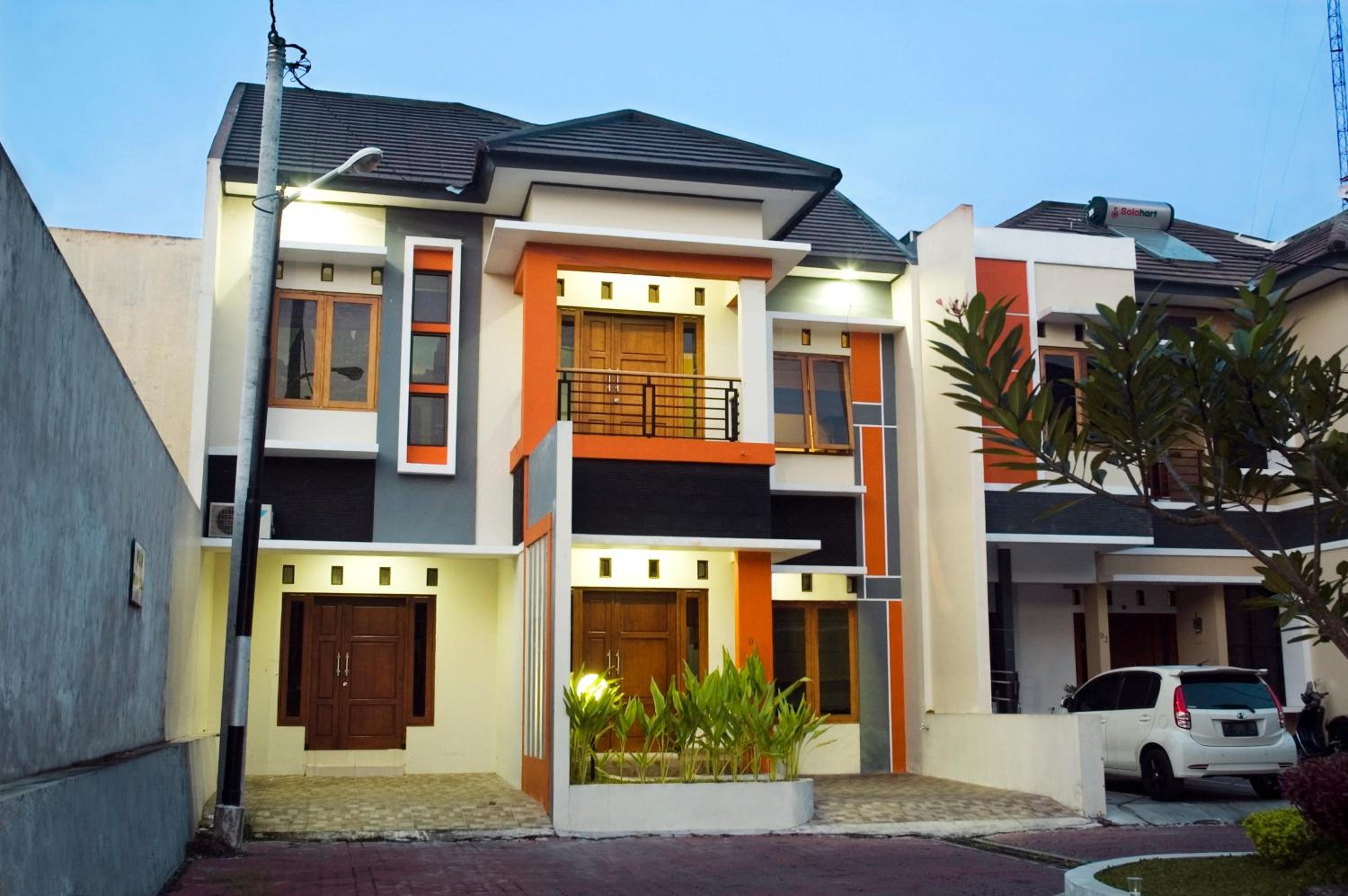 Four-Bedroom House - Photo 12