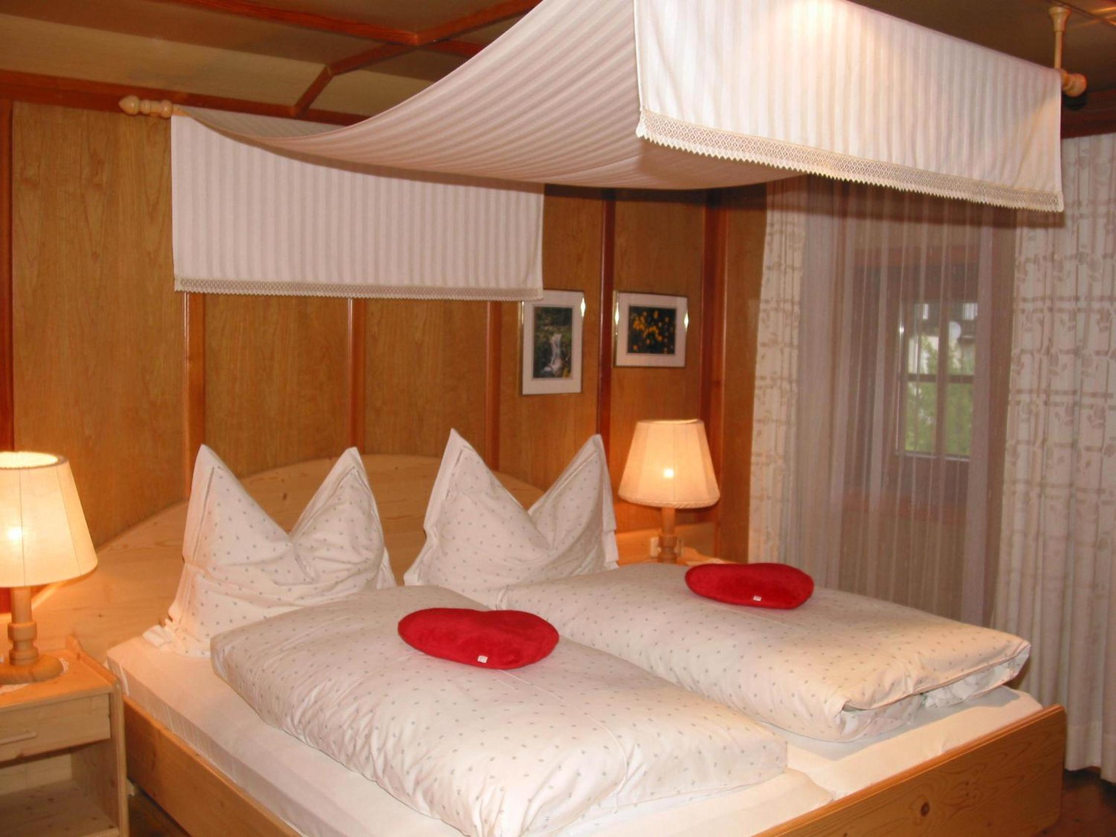 Two-Bedroom Apartment (4-5 Adults)