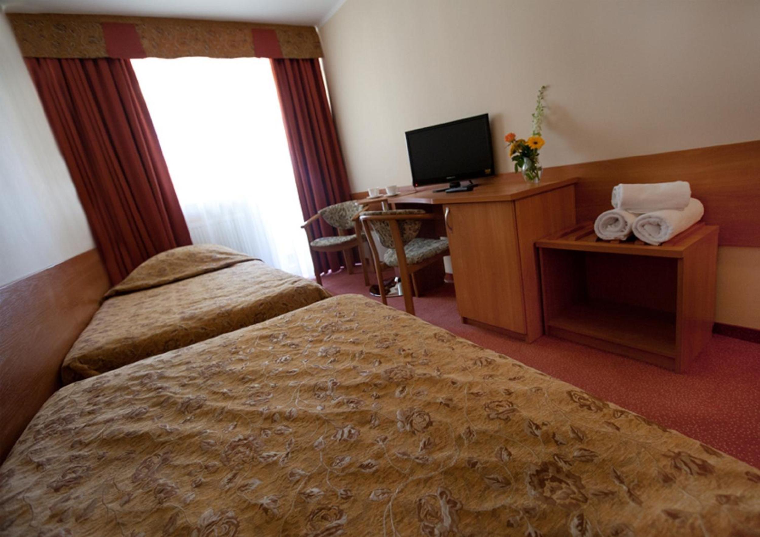 Economy Twin Room photo 1