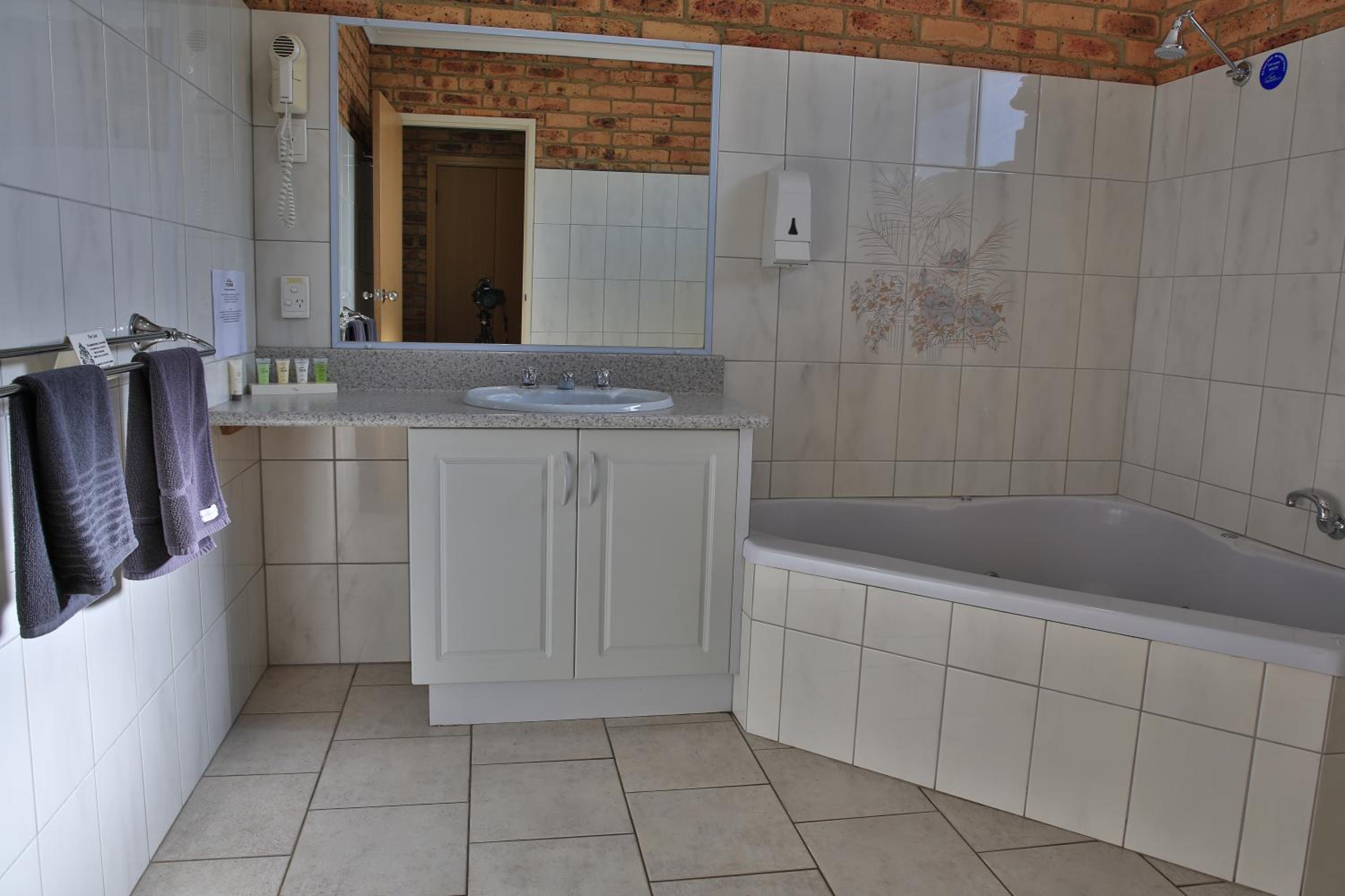 Two-Bedroom Apartment - Photo 4