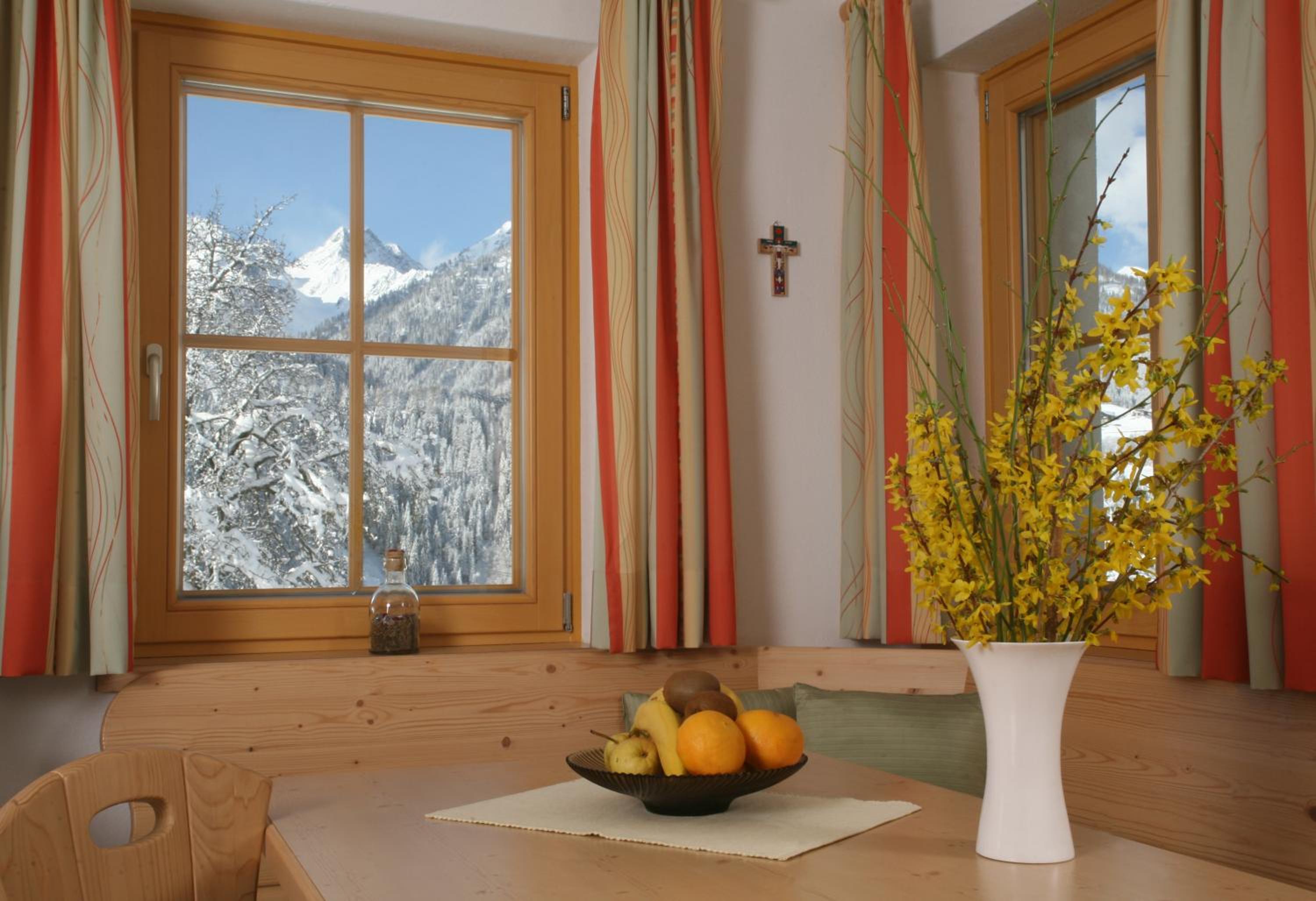 One-Bedroom Apartment (2 - 4 Adults) - Photo 6