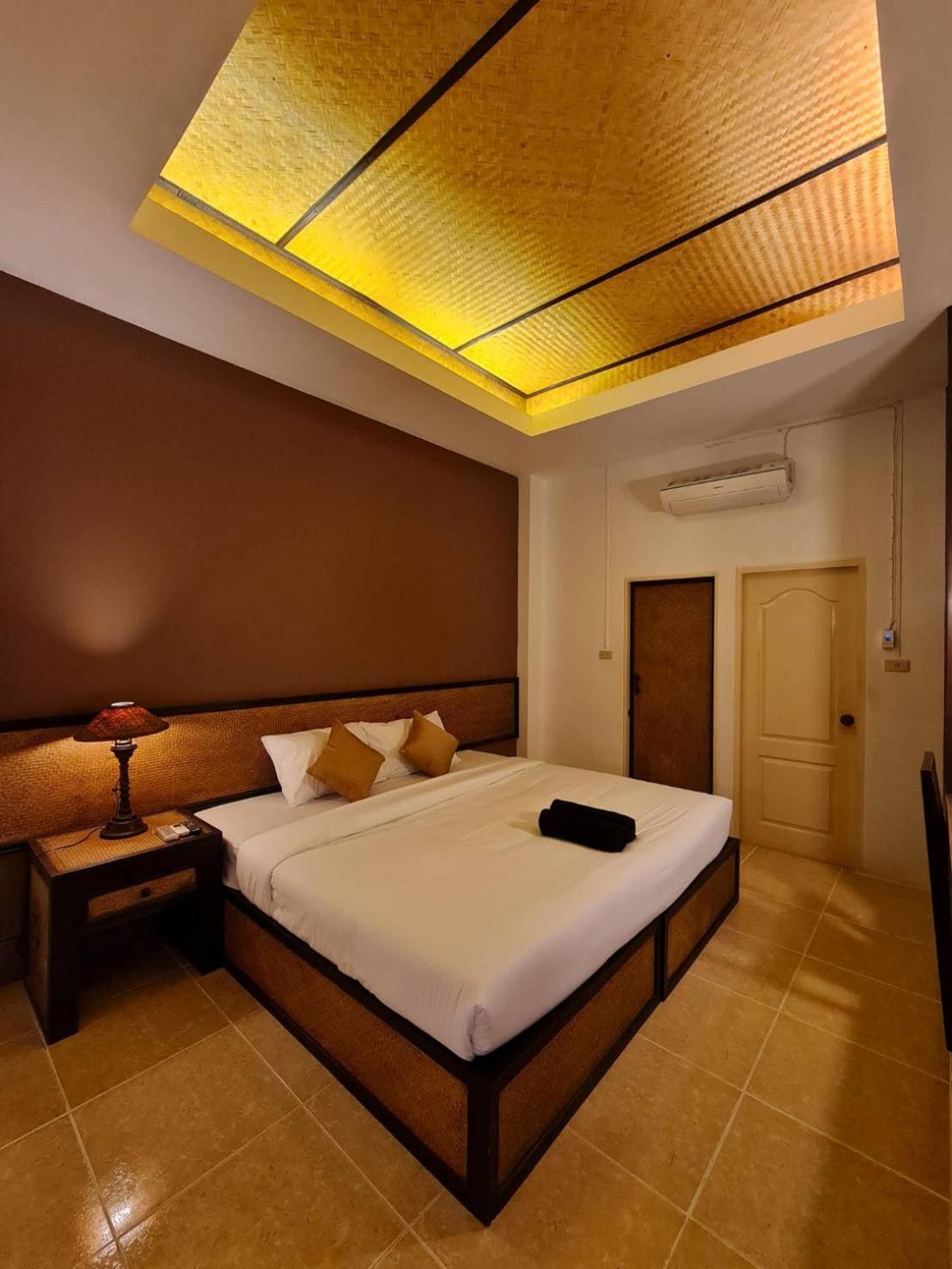 Standard Twin Room - Photo 3