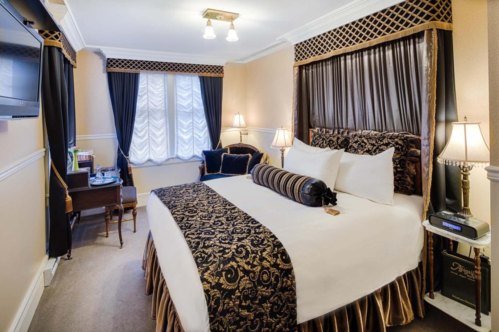 Standard Queen Room photo 2