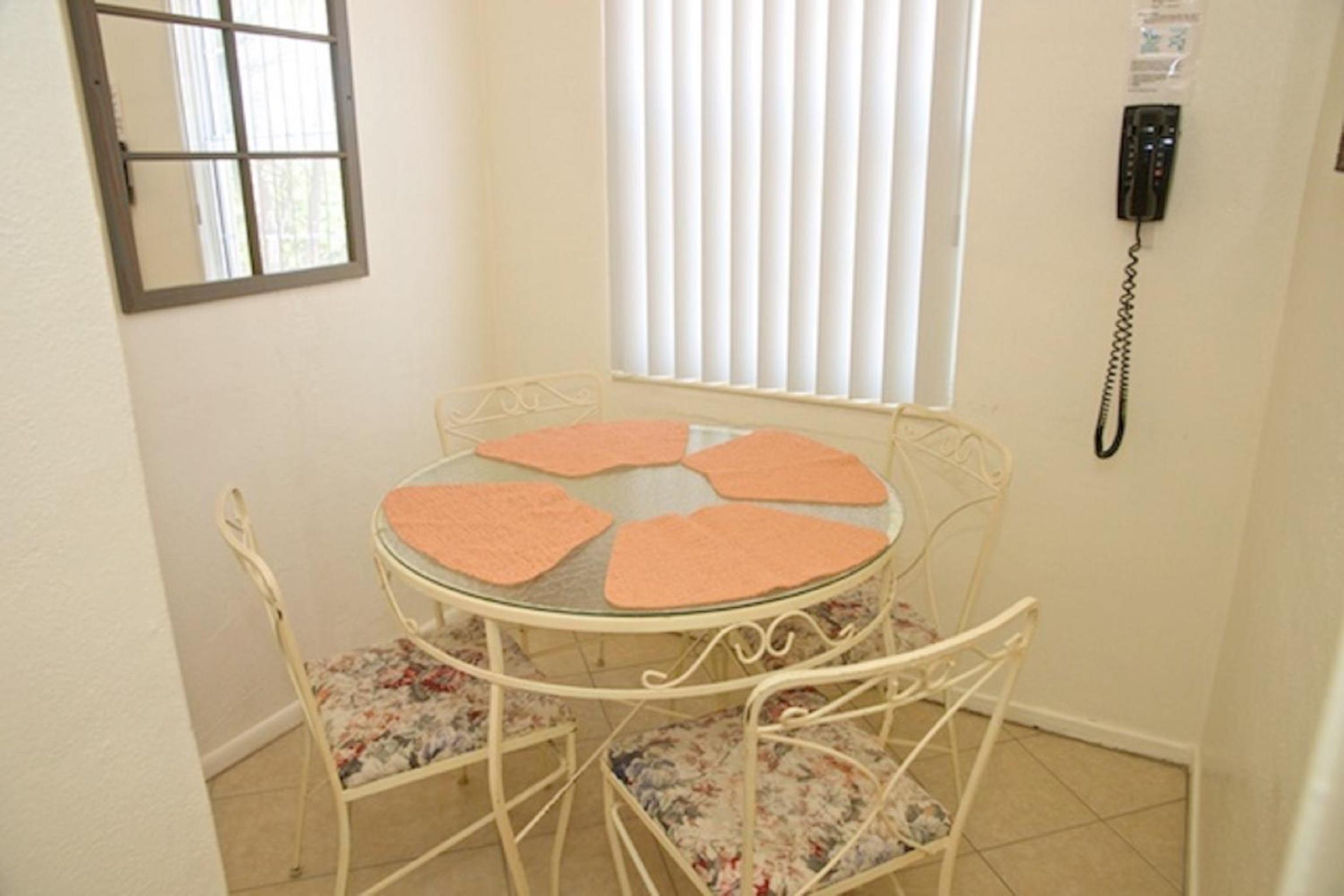 Studio Apartment photo 2