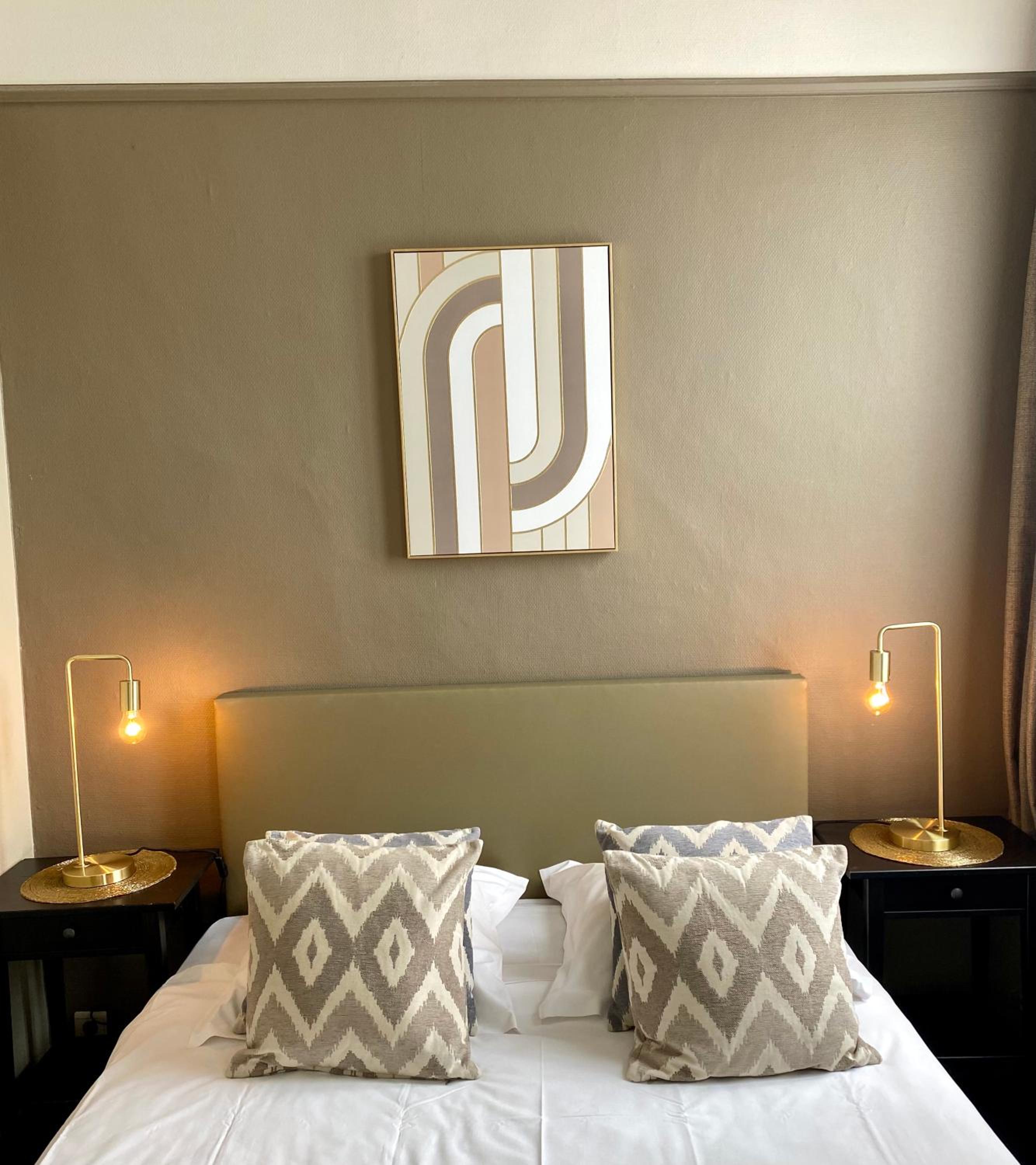 Basic Double Room with Shared Bathroom